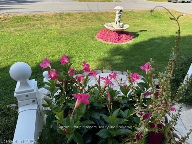 Photo 37 of 3 Morden Crescent, Loyalist, Amherstview — HOMEH