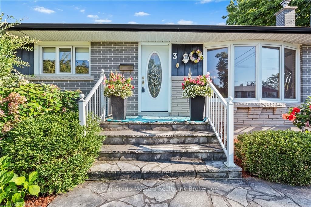 Photo 39 of 3 Morden Crescent, Loyalist, Amherstview — HOMEH