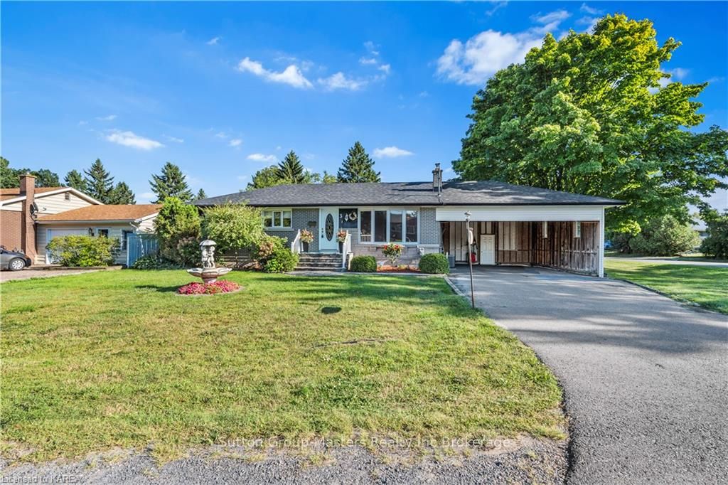 Photo 3 of 3 Morden Crescent, Loyalist, Amherstview — HOMEH