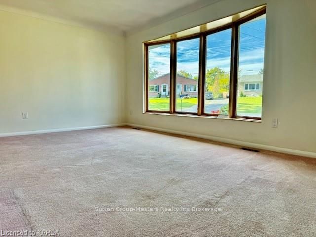 Photo 9 of 3 Morden Crescent, Loyalist, Amherstview — HOMEH