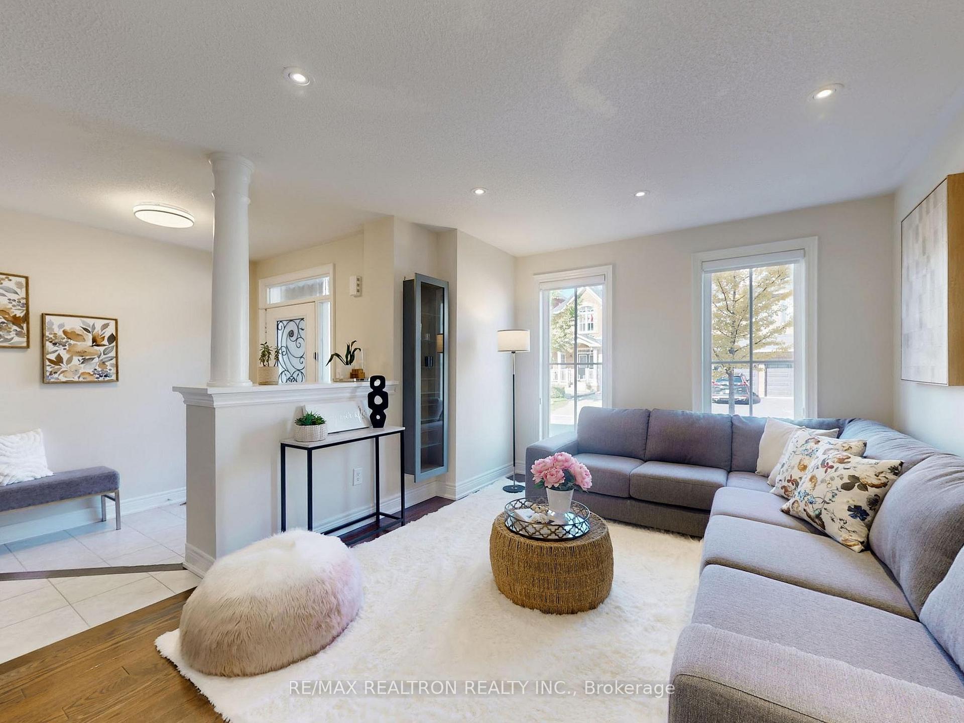 Photo 5 of 25 Walter Scott Crescent, Markham, Victoria Square — HOMEH