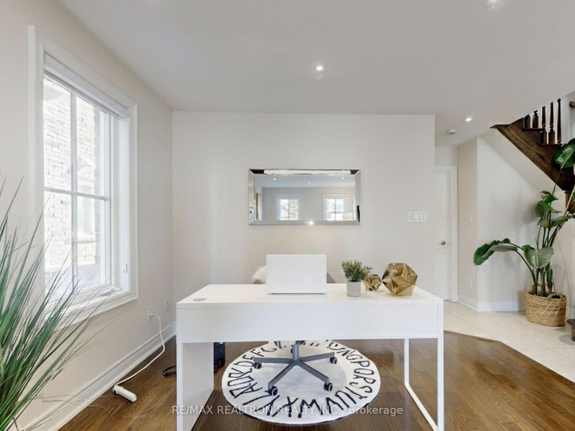 Photo 7 of 25 Walter Scott Crescent, Markham, Victoria Square — HOMEH