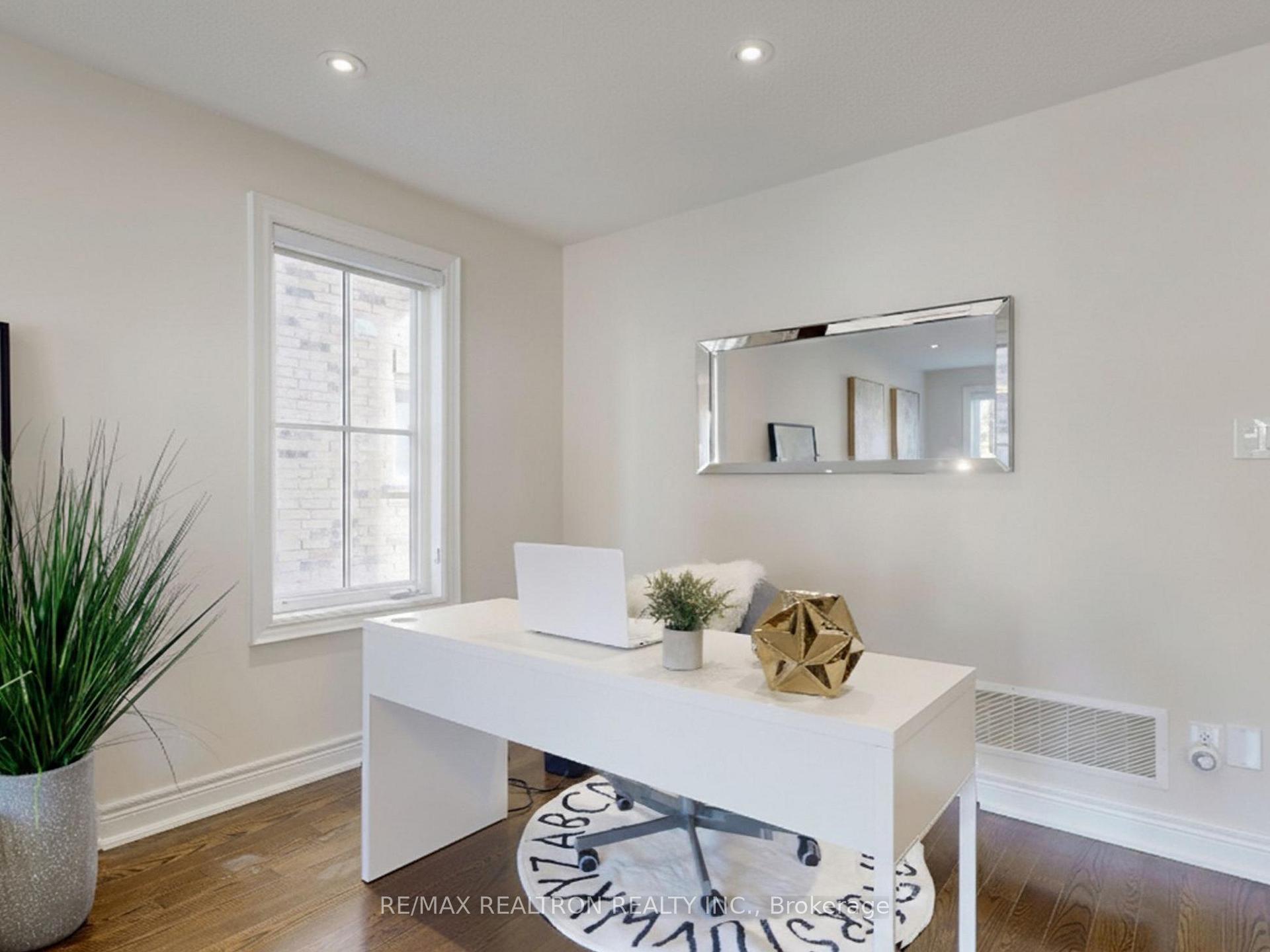Photo 8 of 25 Walter Scott Crescent, Markham, Victoria Square — HOMEH