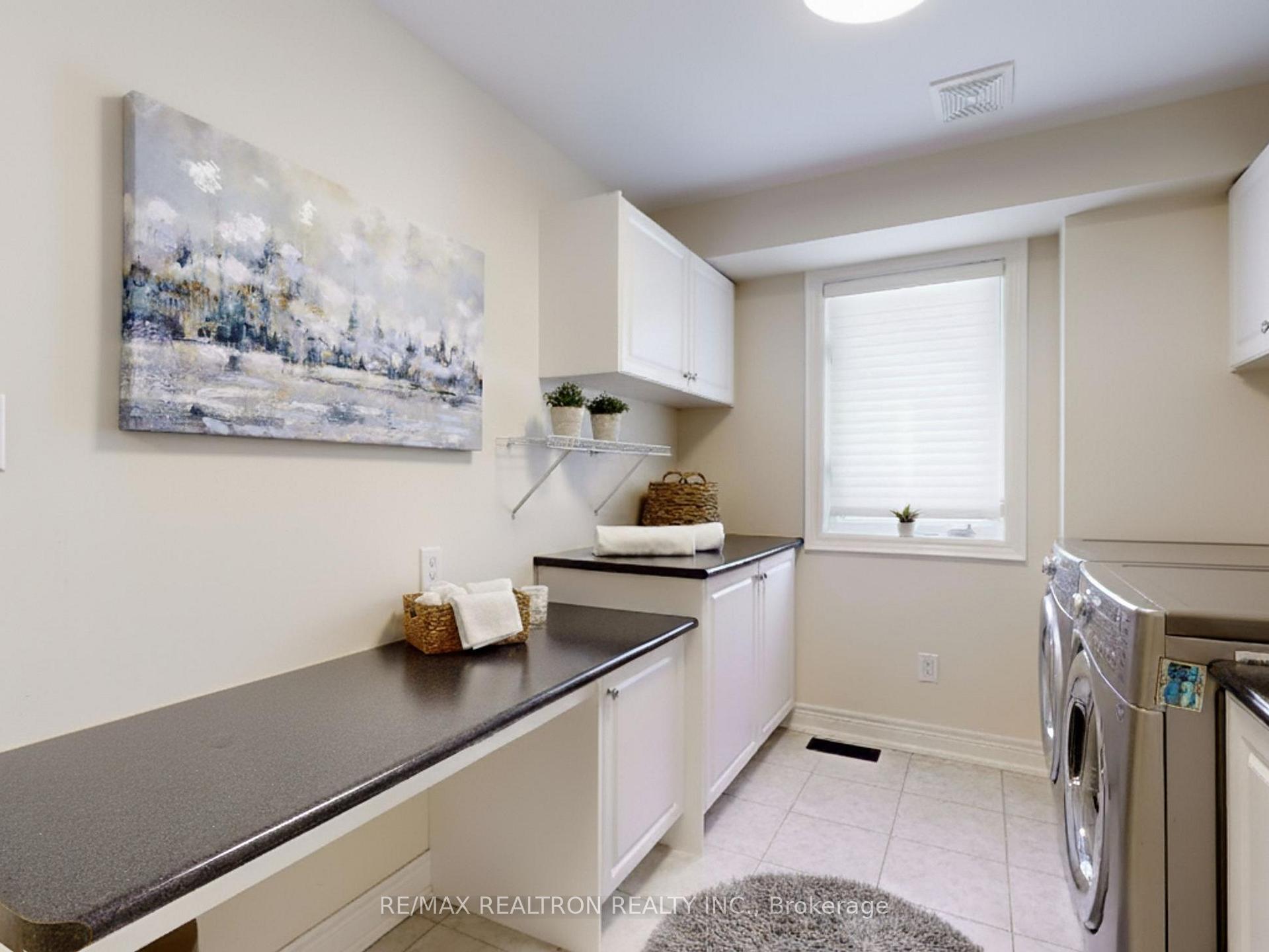 Photo 10 of 25 Walter Scott Crescent, Markham, Victoria Square — HOMEH