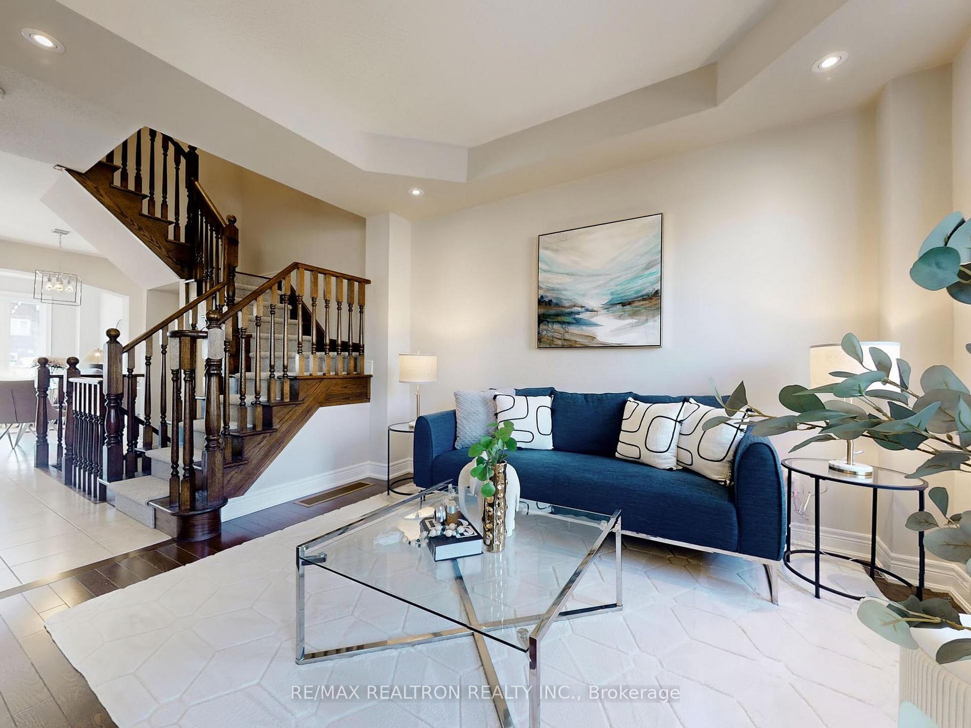 Photo 12 of 25 Walter Scott Crescent, Markham, Victoria Square — HOMEH