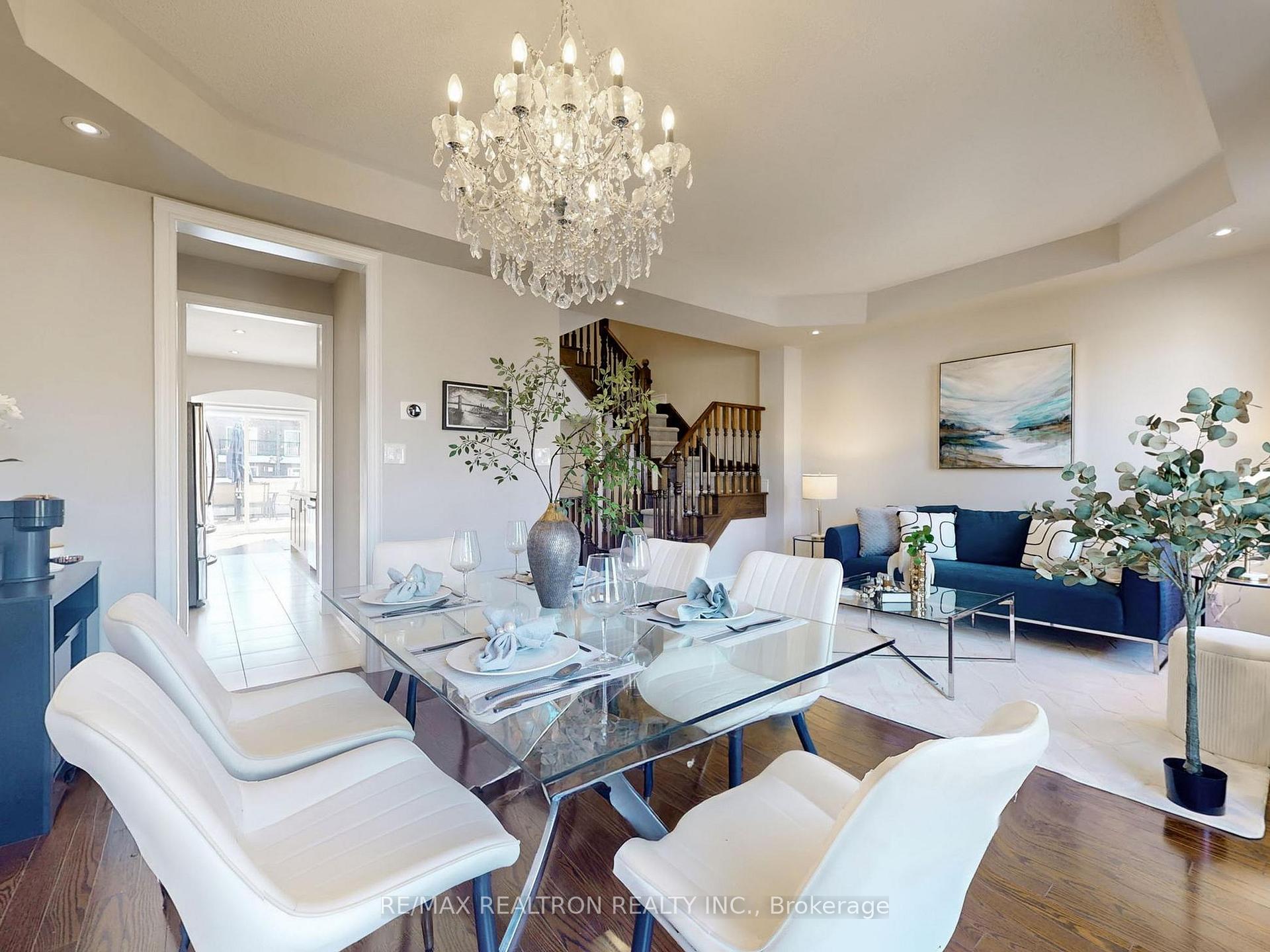 Photo 13 of 25 Walter Scott Crescent, Markham, Victoria Square — HOMEH