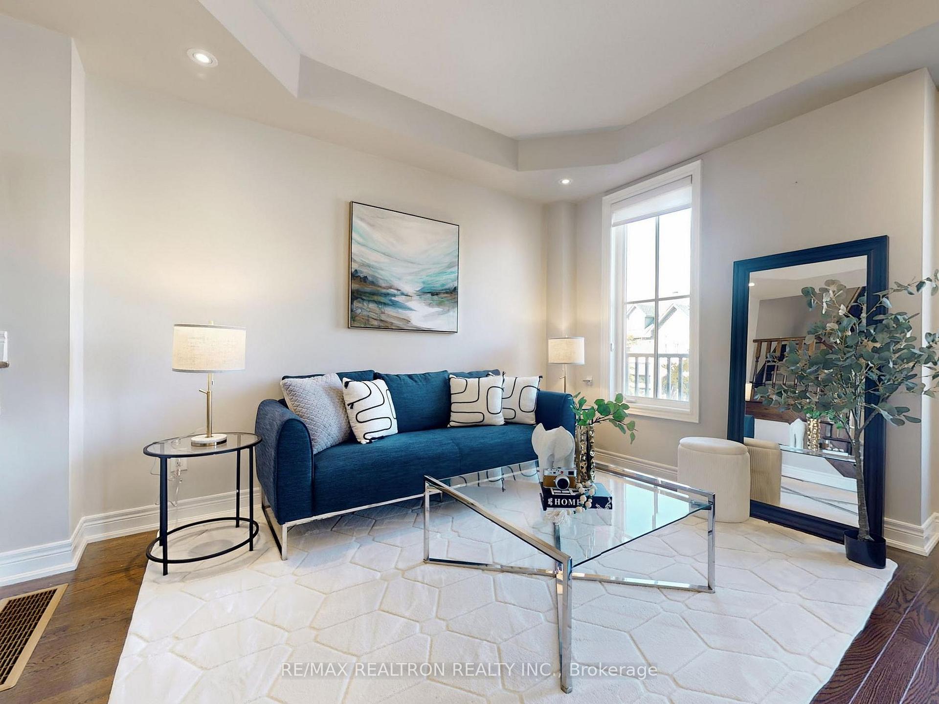 Photo 14 of 25 Walter Scott Crescent, Markham, Victoria Square — HOMEH