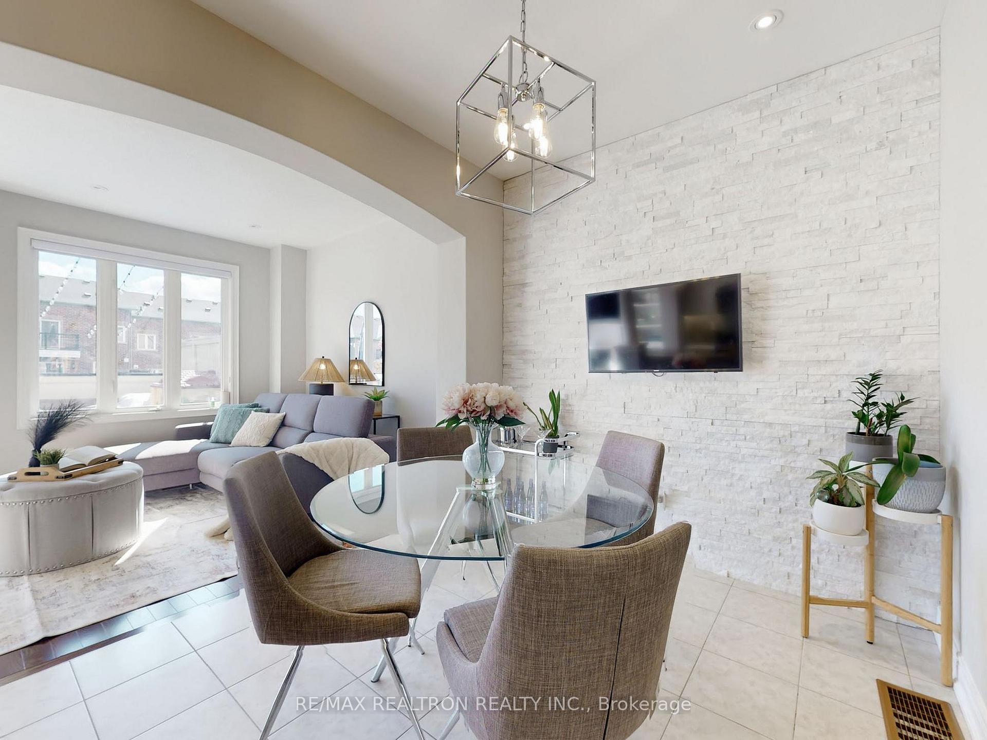Photo 21 of 25 Walter Scott Crescent, Markham, Victoria Square — HOMEH