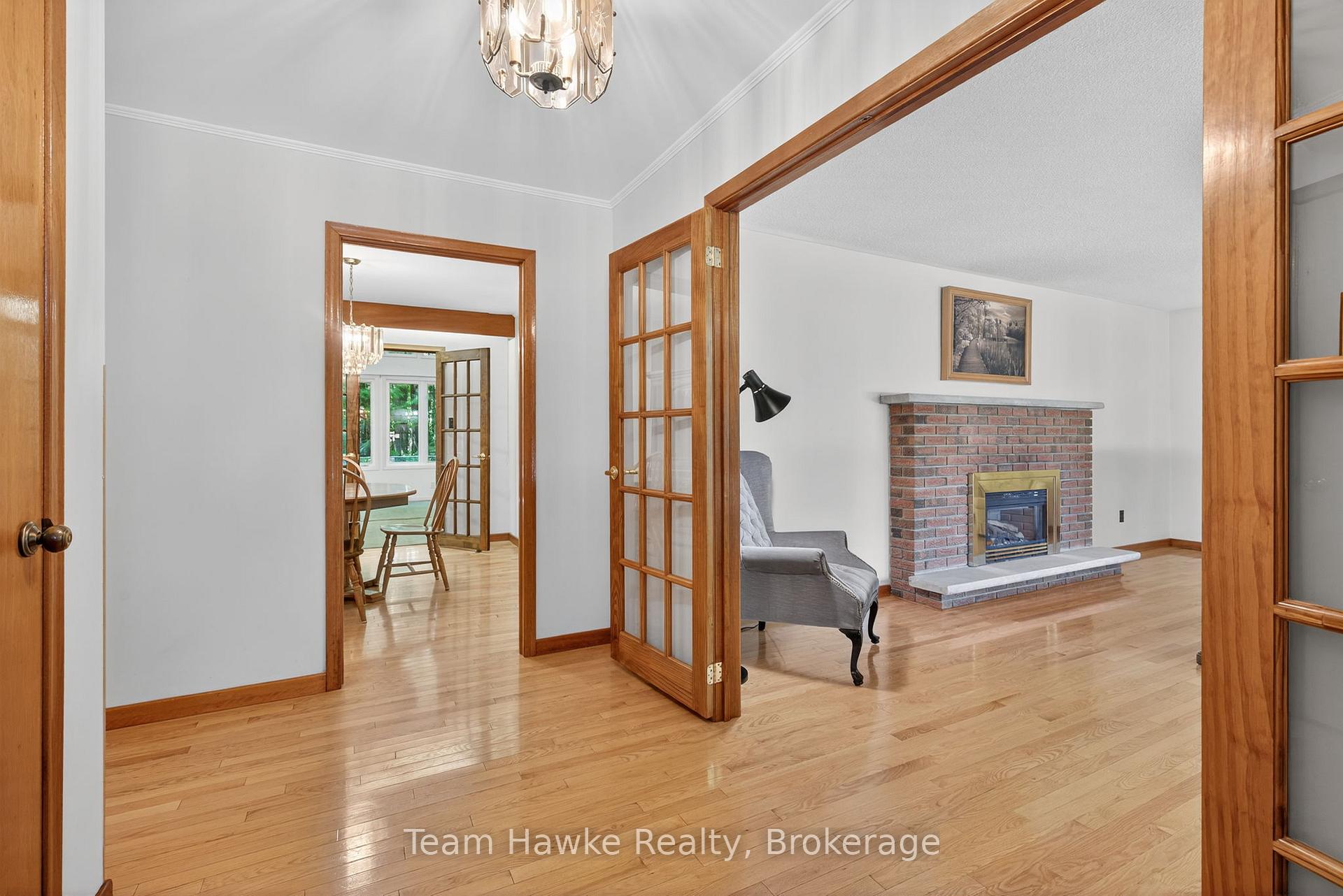 Photo 8 of 926 Midland Point Road, Midland — HOMEH
