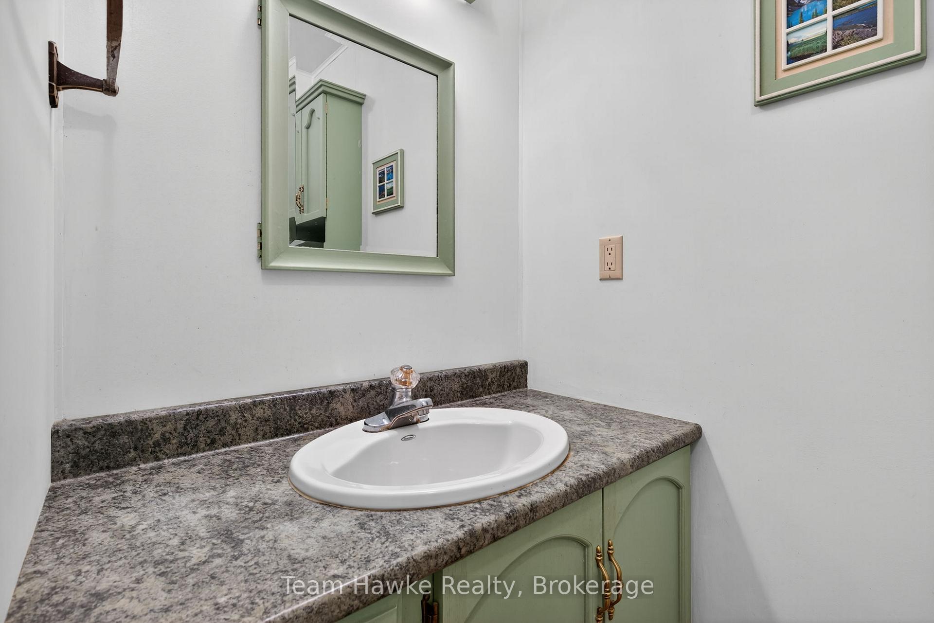 Photo 18 of 926 Midland Point Road, Midland — HOMEH