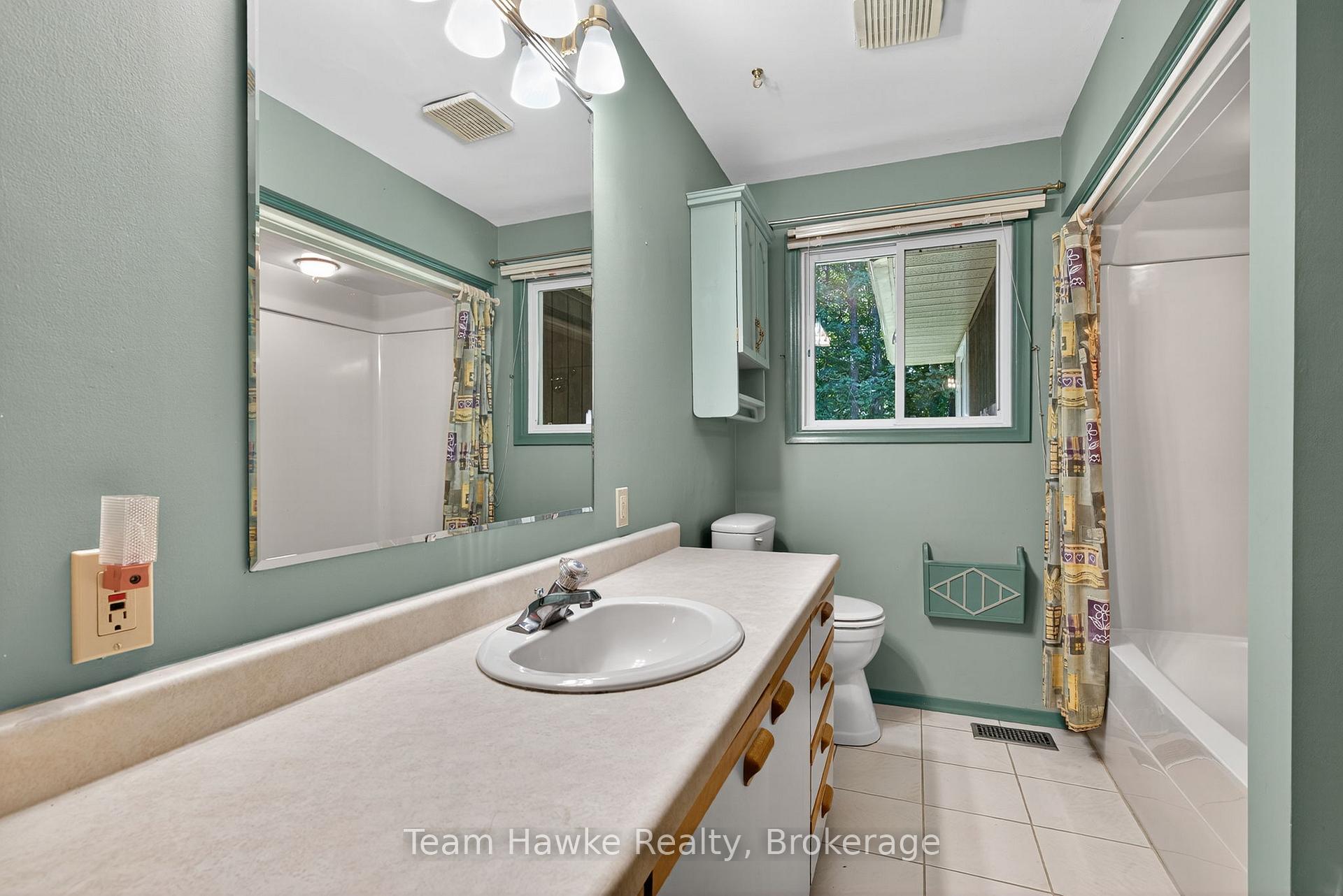Photo 29 of 926 Midland Point Road, Midland — HOMEH