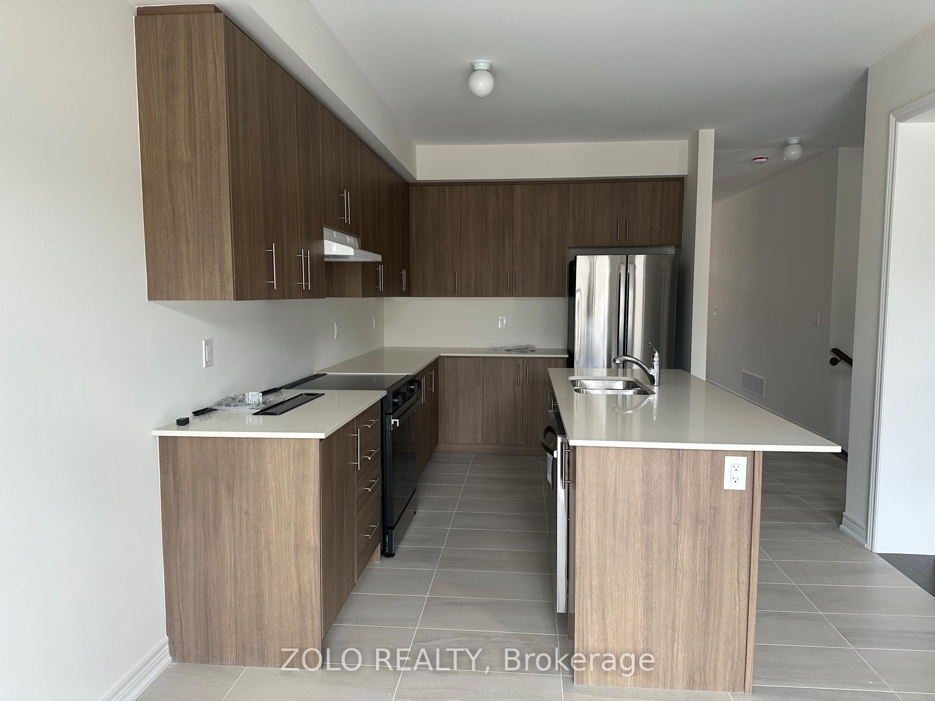 Photo 10 of 1386 Davis Loop, Innisfil, Lefroy — HOMEH