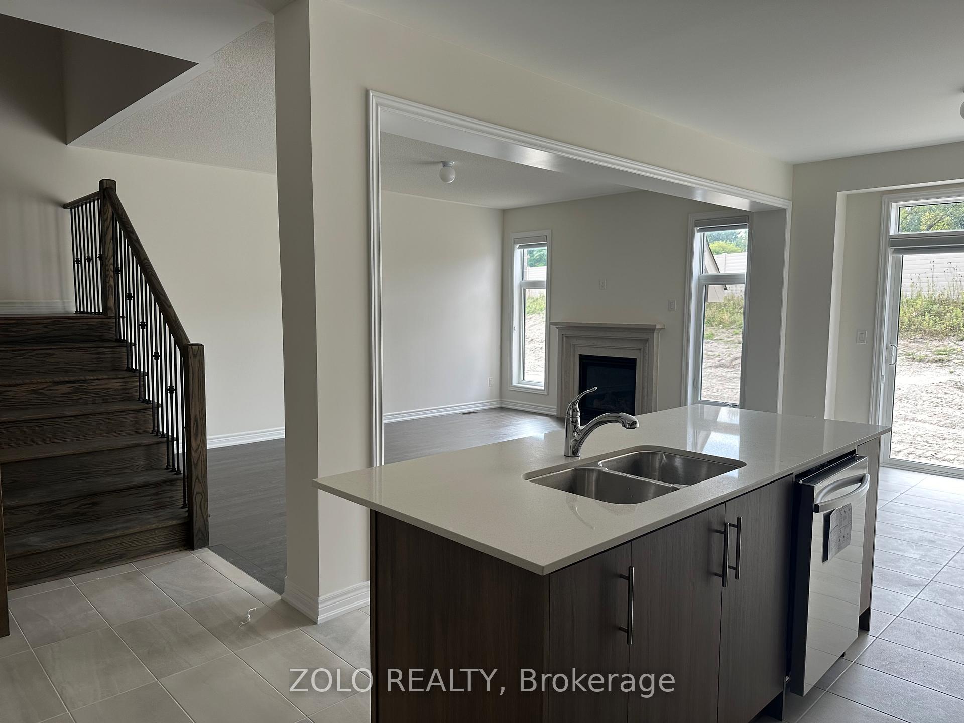 Photo 11 of 1386 Davis Loop, Innisfil, Lefroy — HOMEH