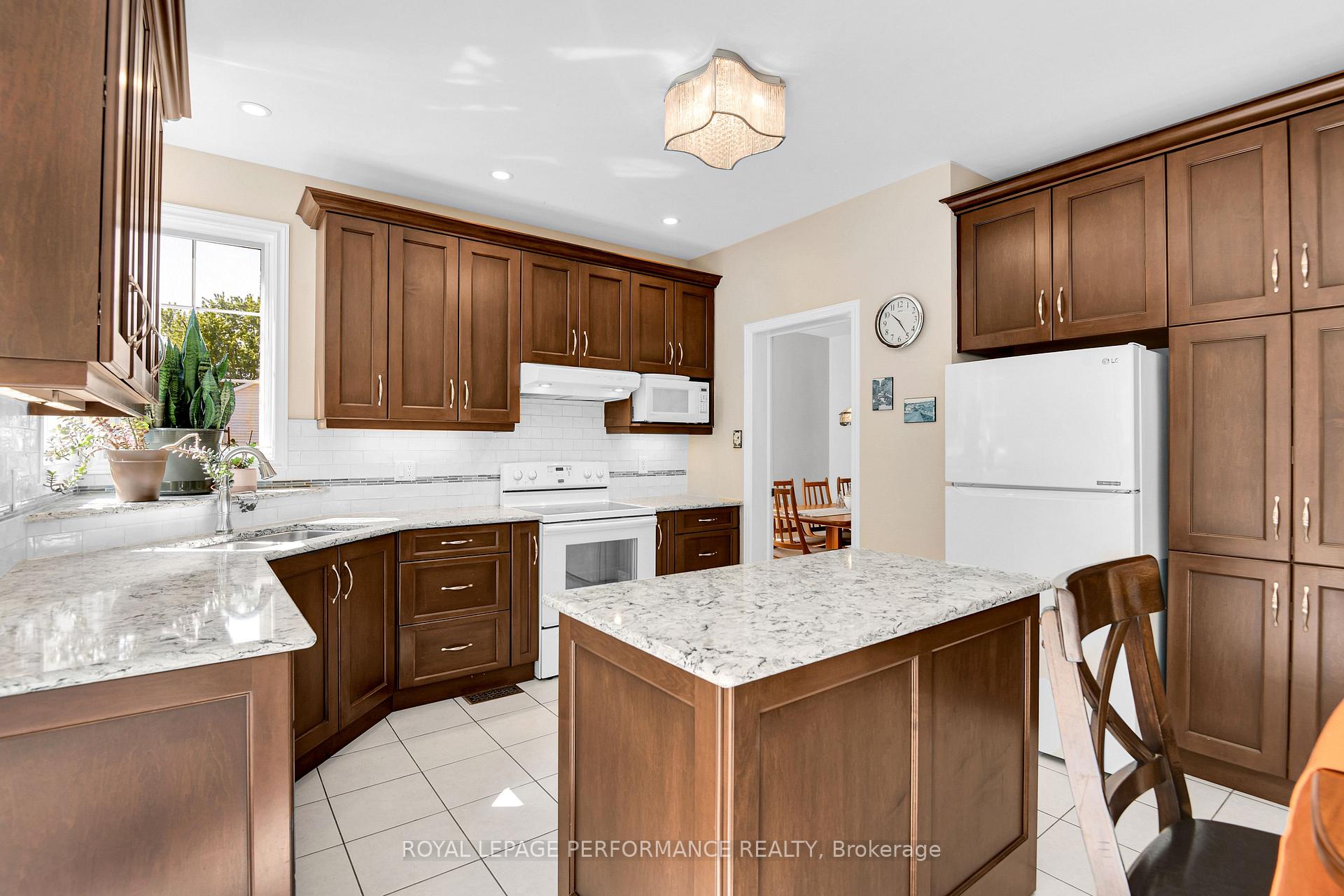 Photo 10 of 77 Mattawa Crescent, Ottawa, Kanata - Bridlewood — HOMEH