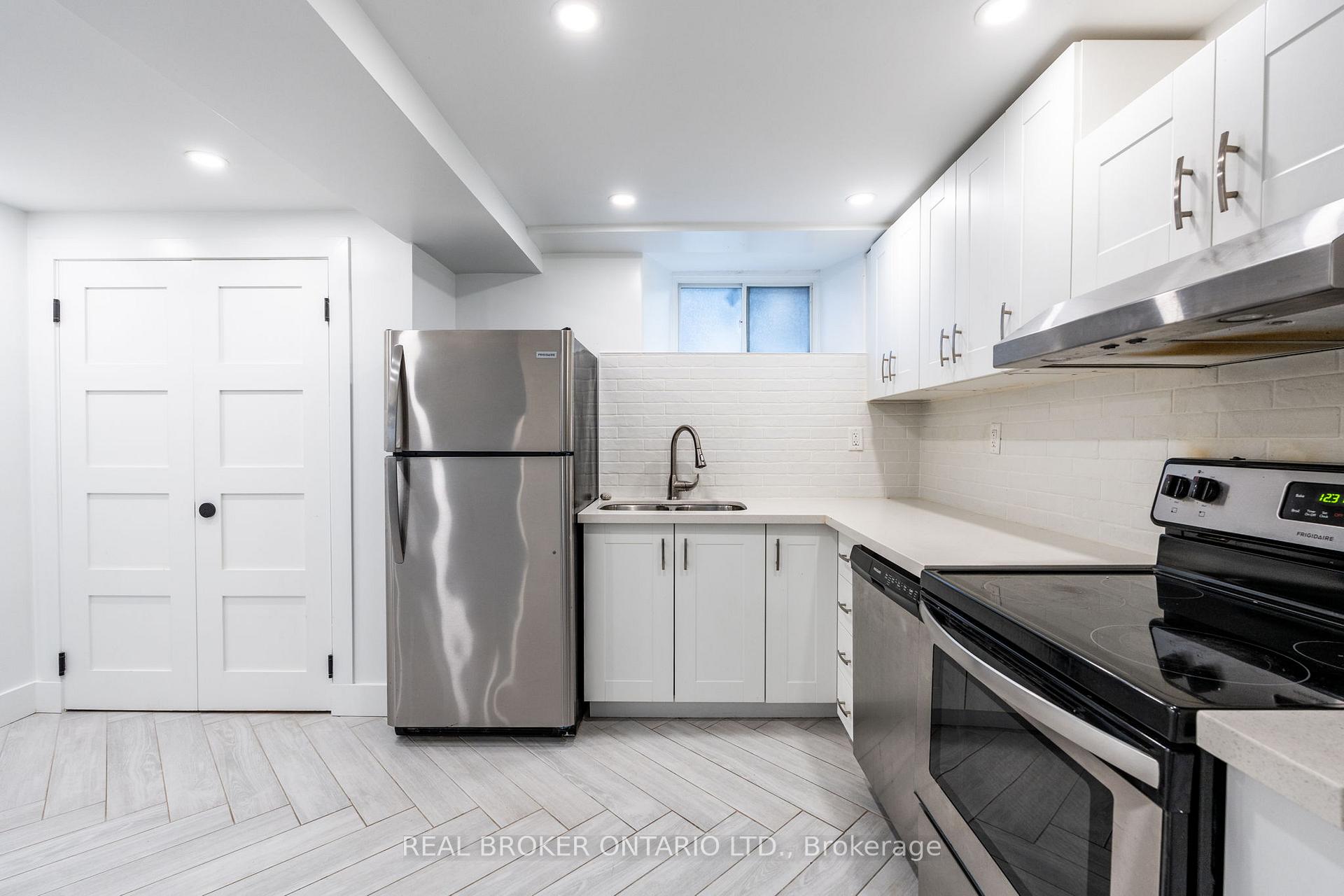 Photo 9 of Unit 4, 137 Sherman Avenue S, Hamilton, Blakeley — HOMEH