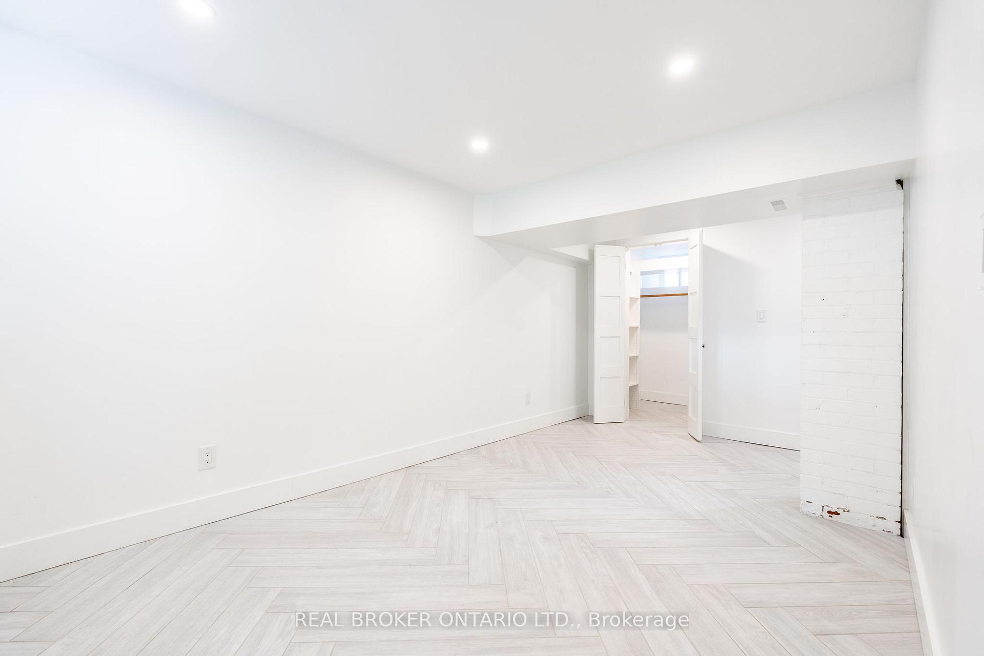 Photo 15 of Unit 4, 137 Sherman Avenue S, Hamilton, Blakeley — HOMEH