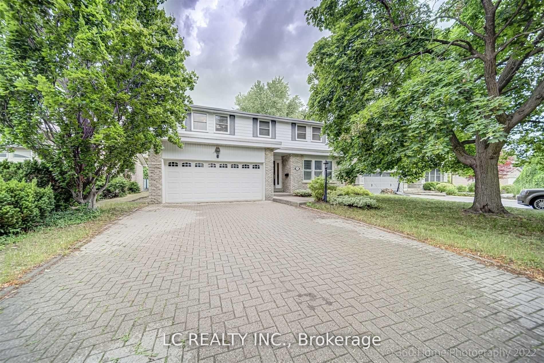 Photo 2 of 92 Emmeloord Crescent, Markham, Unionville — HOMEH