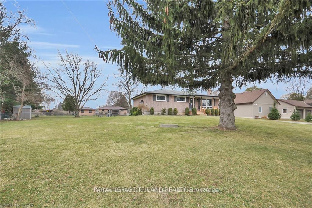 Front of 104 Simcoe Crescent