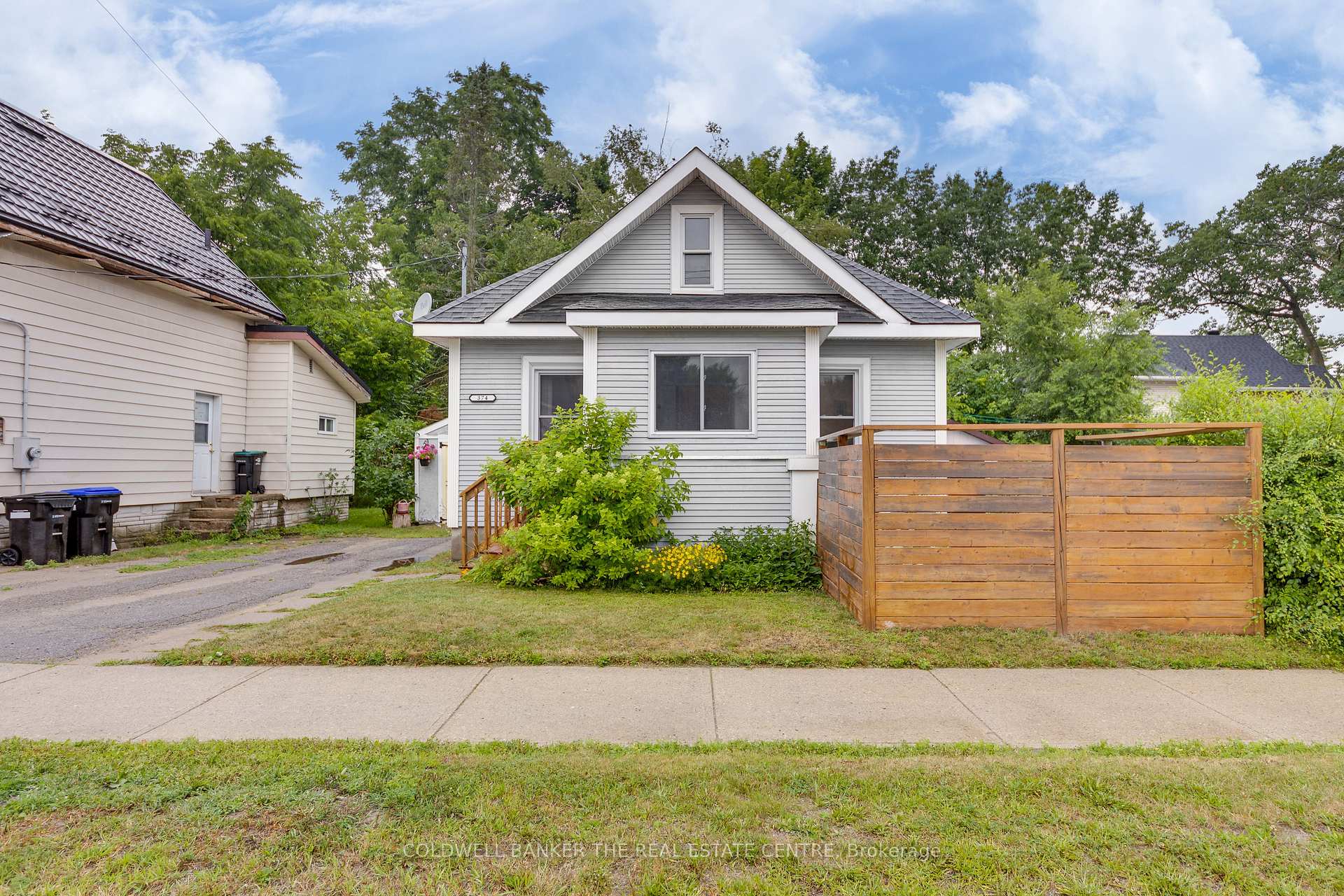 Photo 1 of 374 Yonge Street, Midland — HOMEH