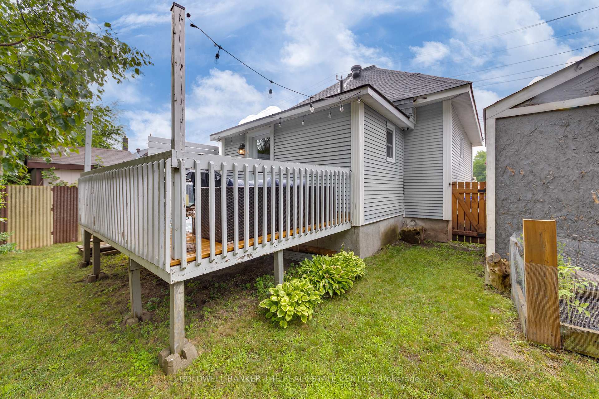 Photo 6 of 374 Yonge Street, Midland — HOMEH