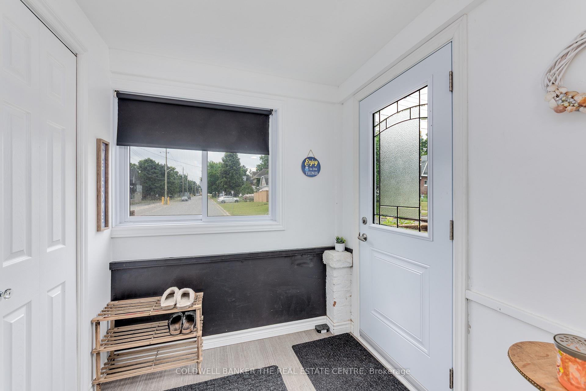 Photo 9 of 374 Yonge Street, Midland — HOMEH