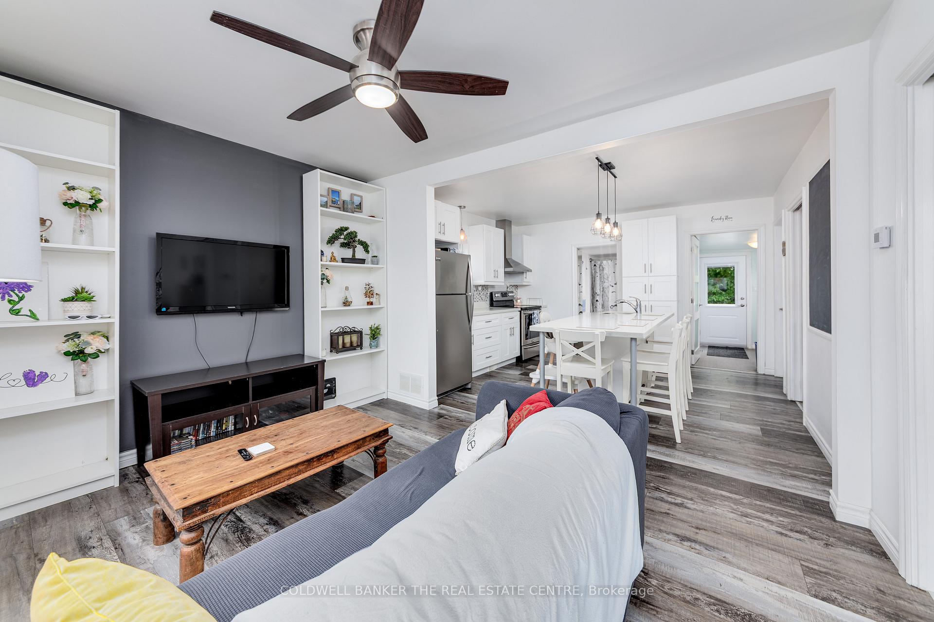 Photo 11 of 374 Yonge Street, Midland — HOMEH