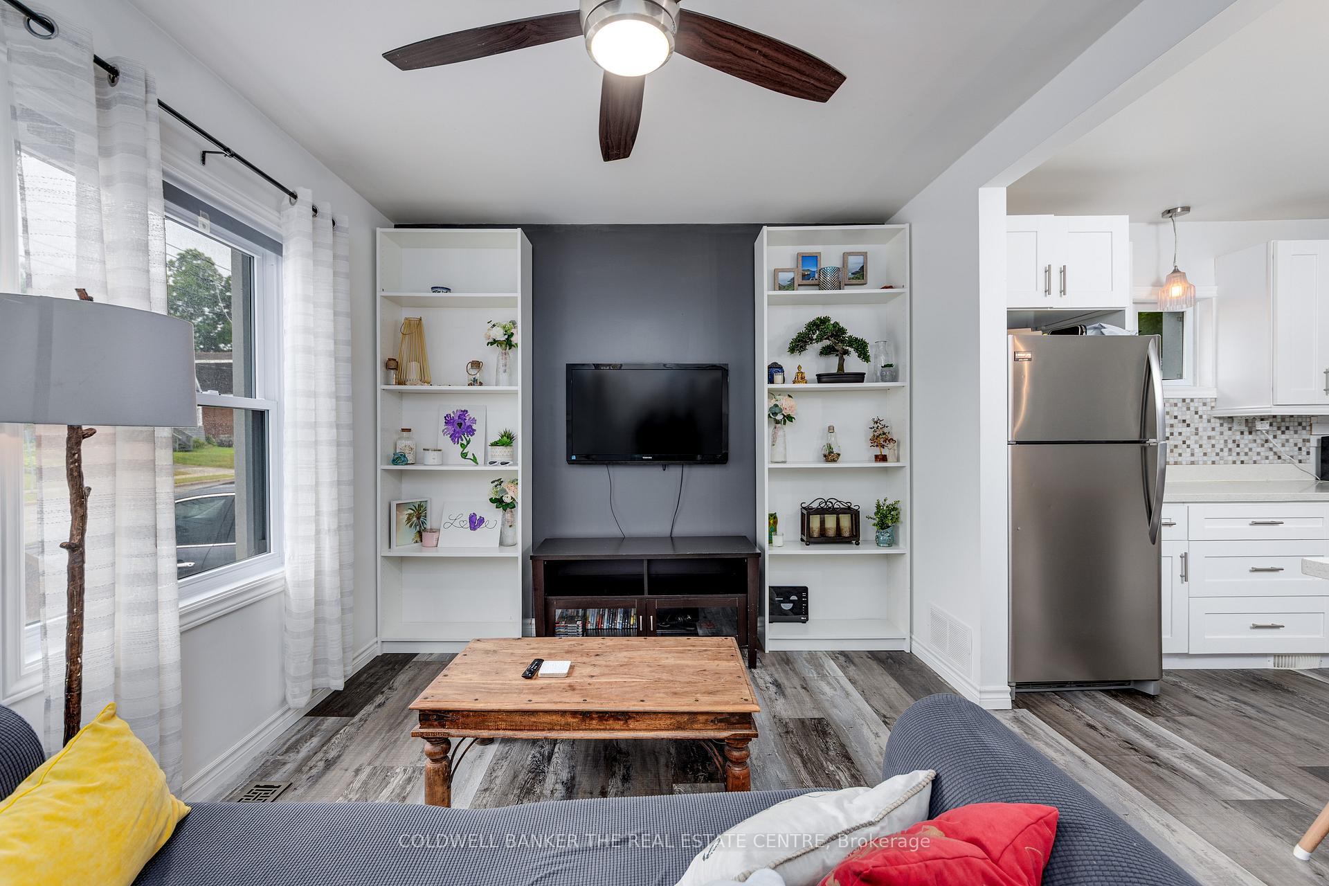 Photo 12 of 374 Yonge Street, Midland — HOMEH