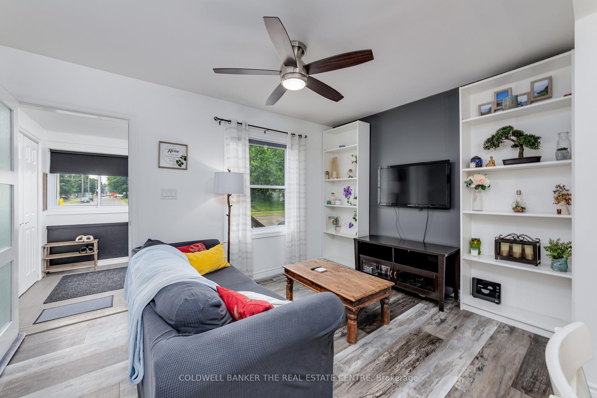 Photo 13 of 374 Yonge Street, Midland — HOMEH