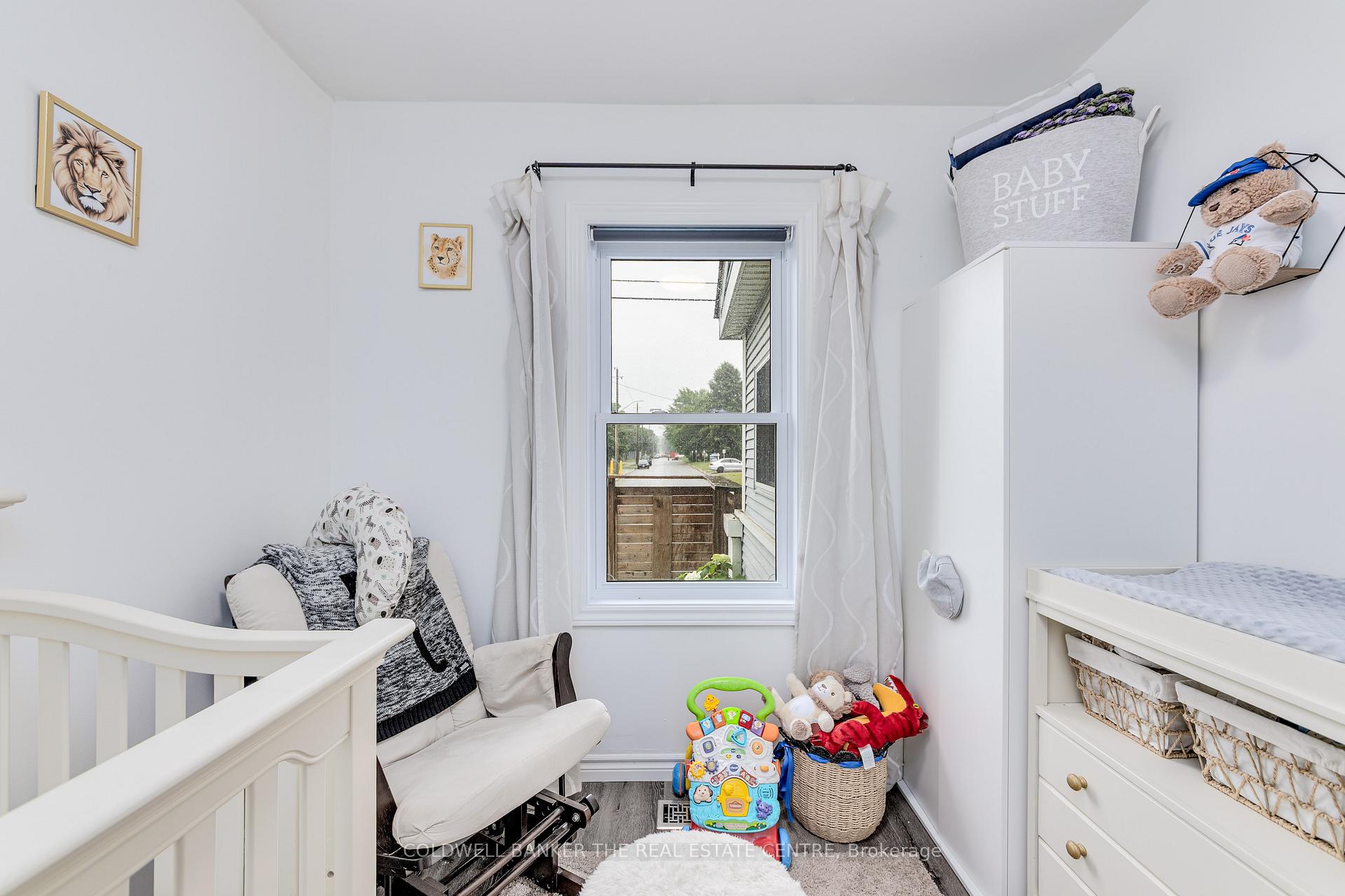 Photo 23 of 374 Yonge Street, Midland — HOMEH