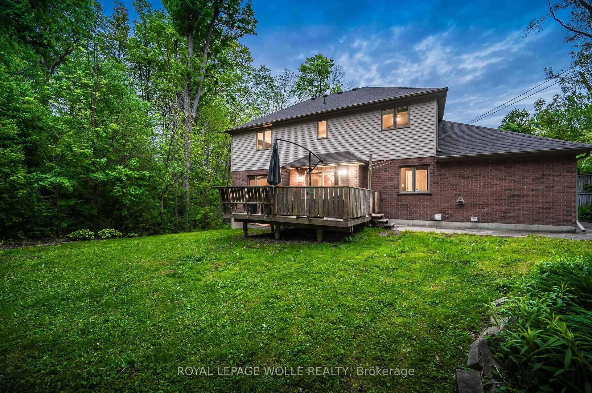 Photo 5 of 35 Dayman Court, Kitchener — HOMEH