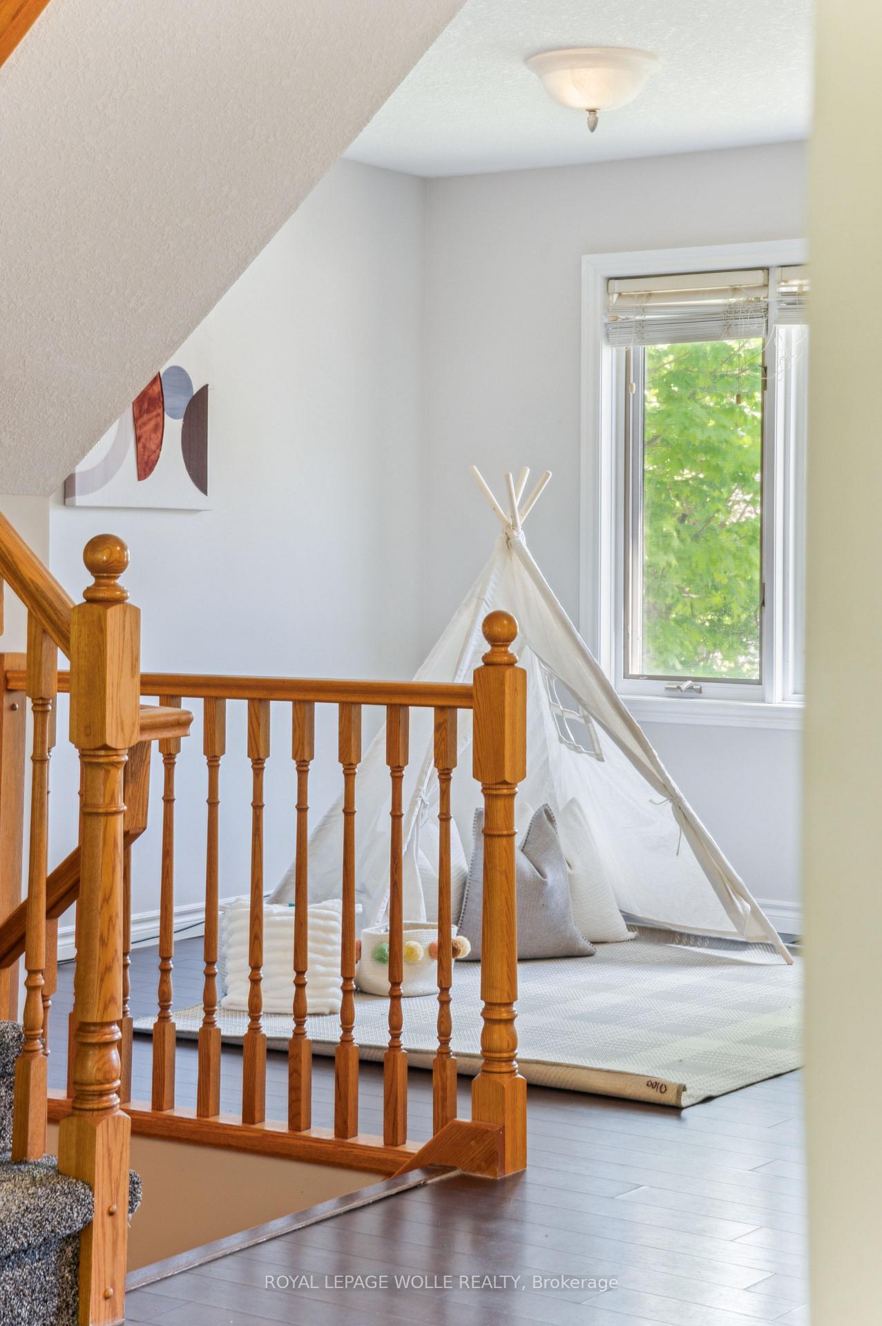 Photo 11 of 35 Dayman Court, Kitchener — HOMEH