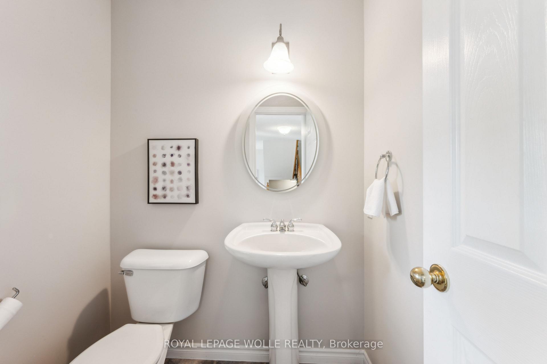 Photo 21 of 35 Dayman Court, Kitchener — HOMEH
