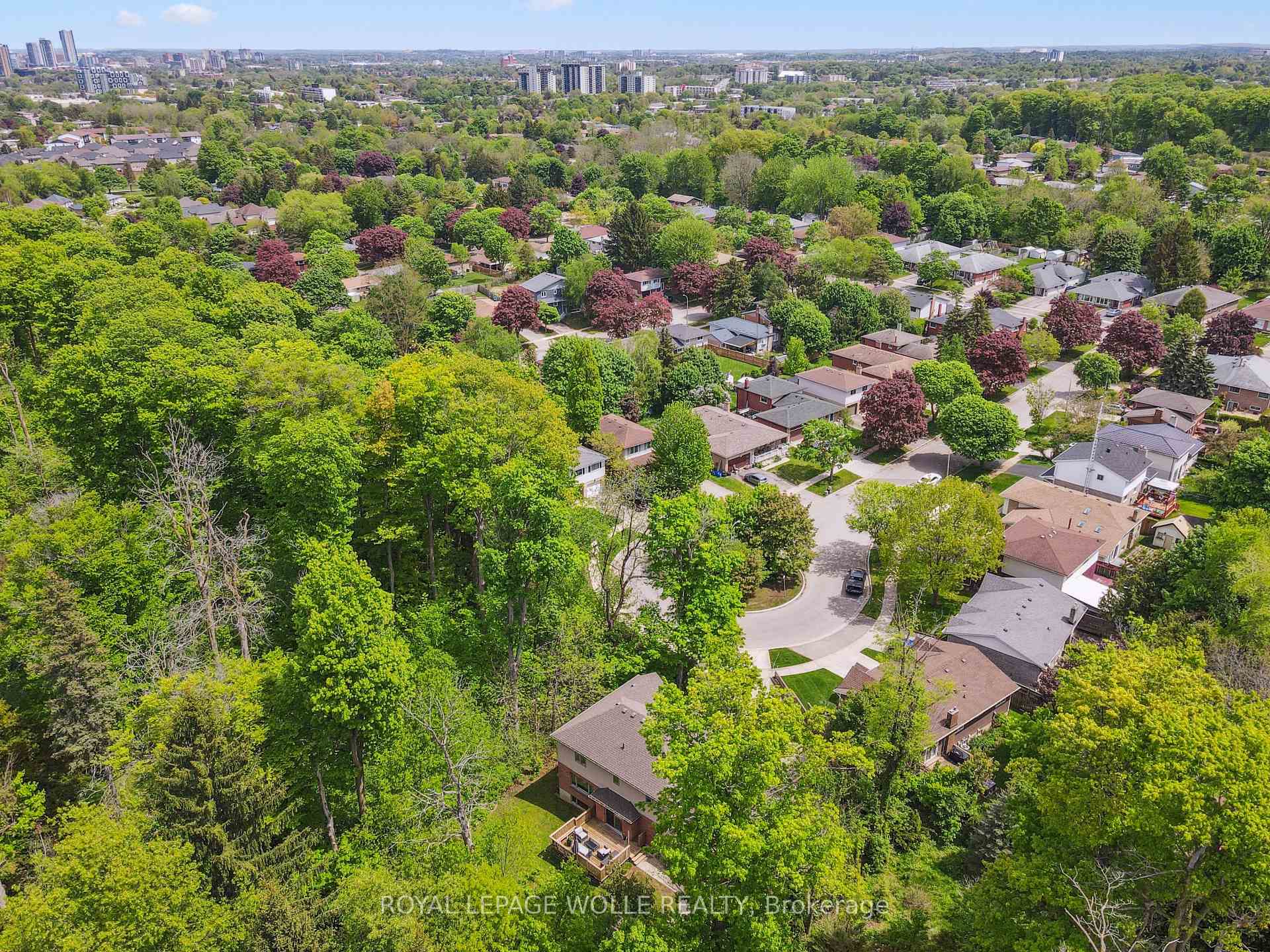 Photo 47 of 35 Dayman Court, Kitchener — HOMEH