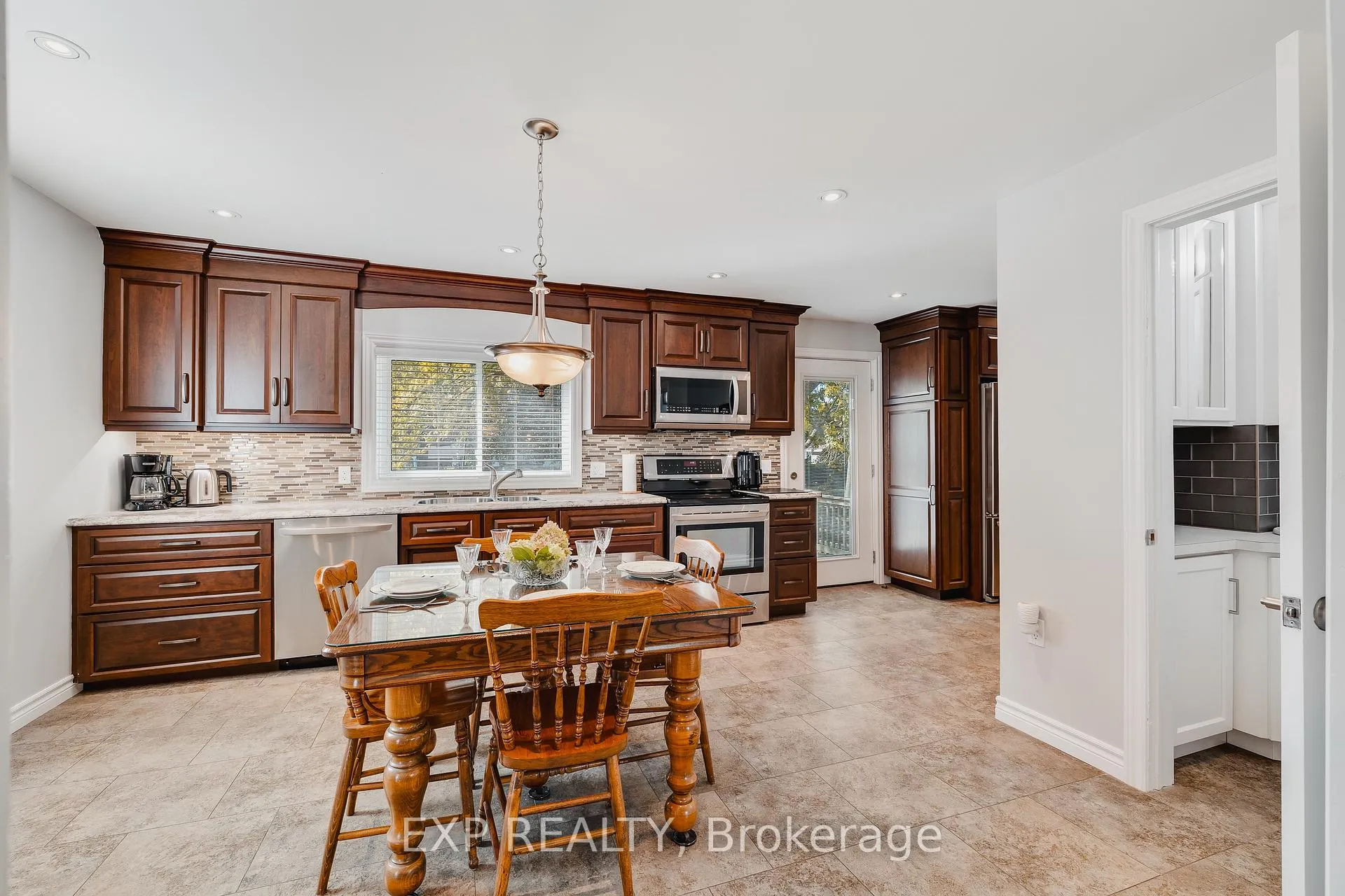 Photo 9 of 78 George Street S, Minto — HOMEH
