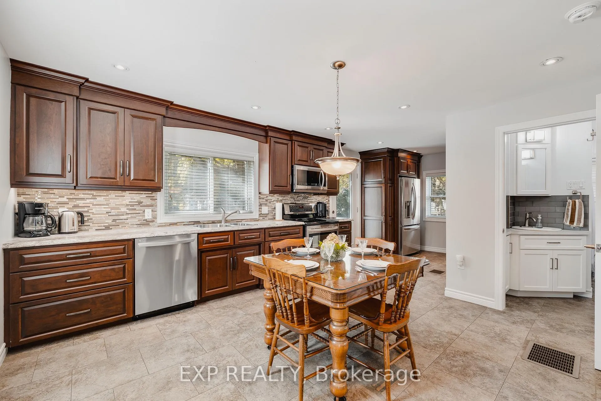 Photo 10 of 78 George Street S, Minto — HOMEH