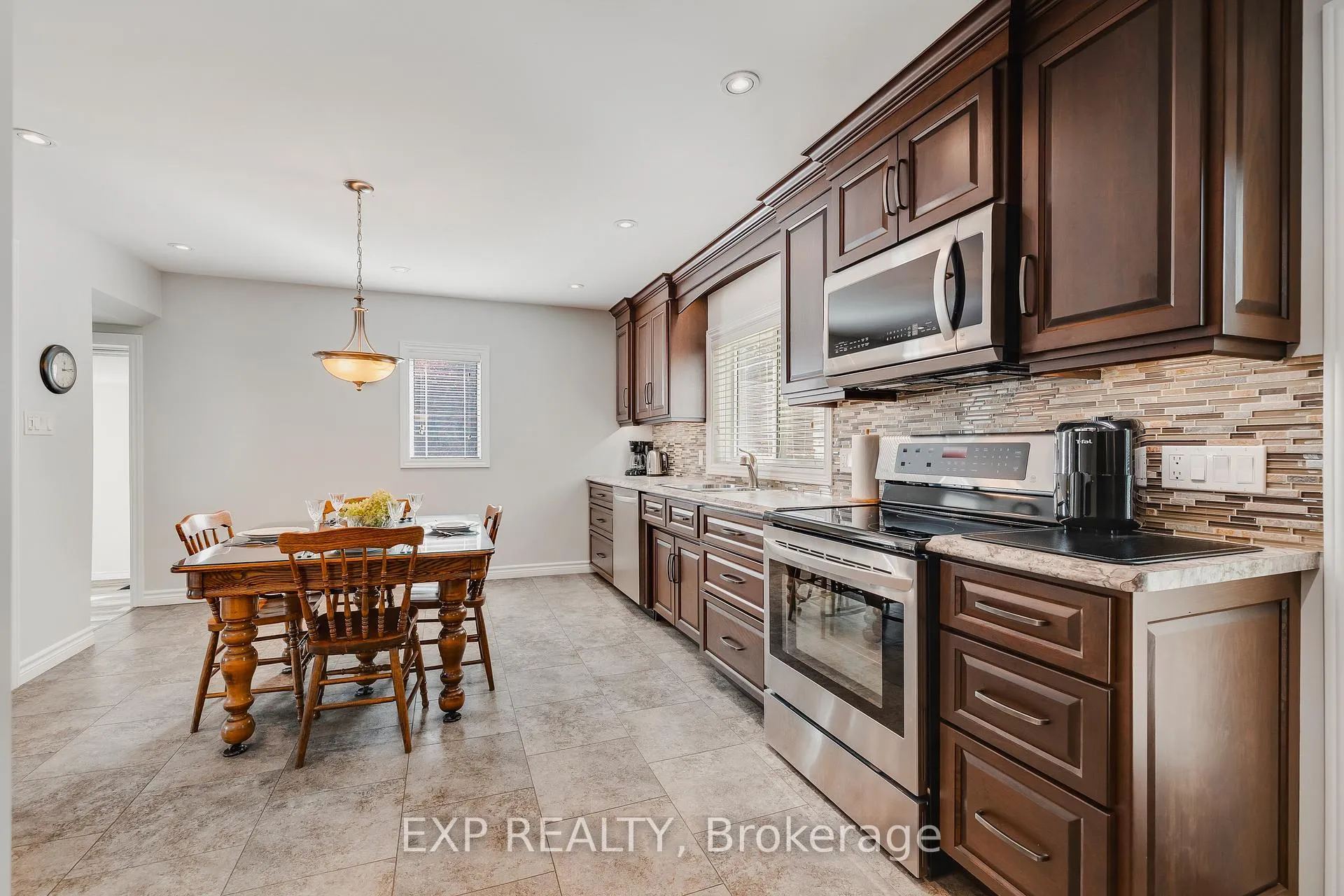 Photo 13 of 78 George Street S, Minto — HOMEH