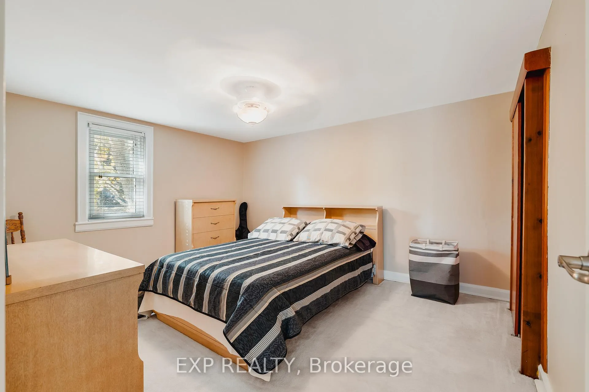 Photo 19 of 78 George Street S, Minto — HOMEH