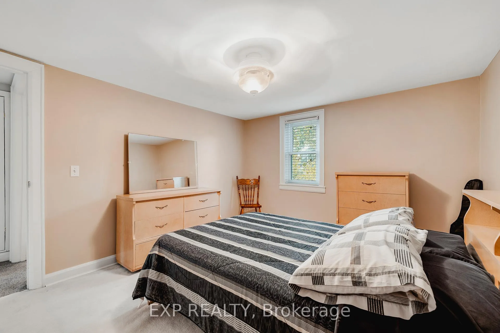Photo 20 of 78 George Street S, Minto — HOMEH