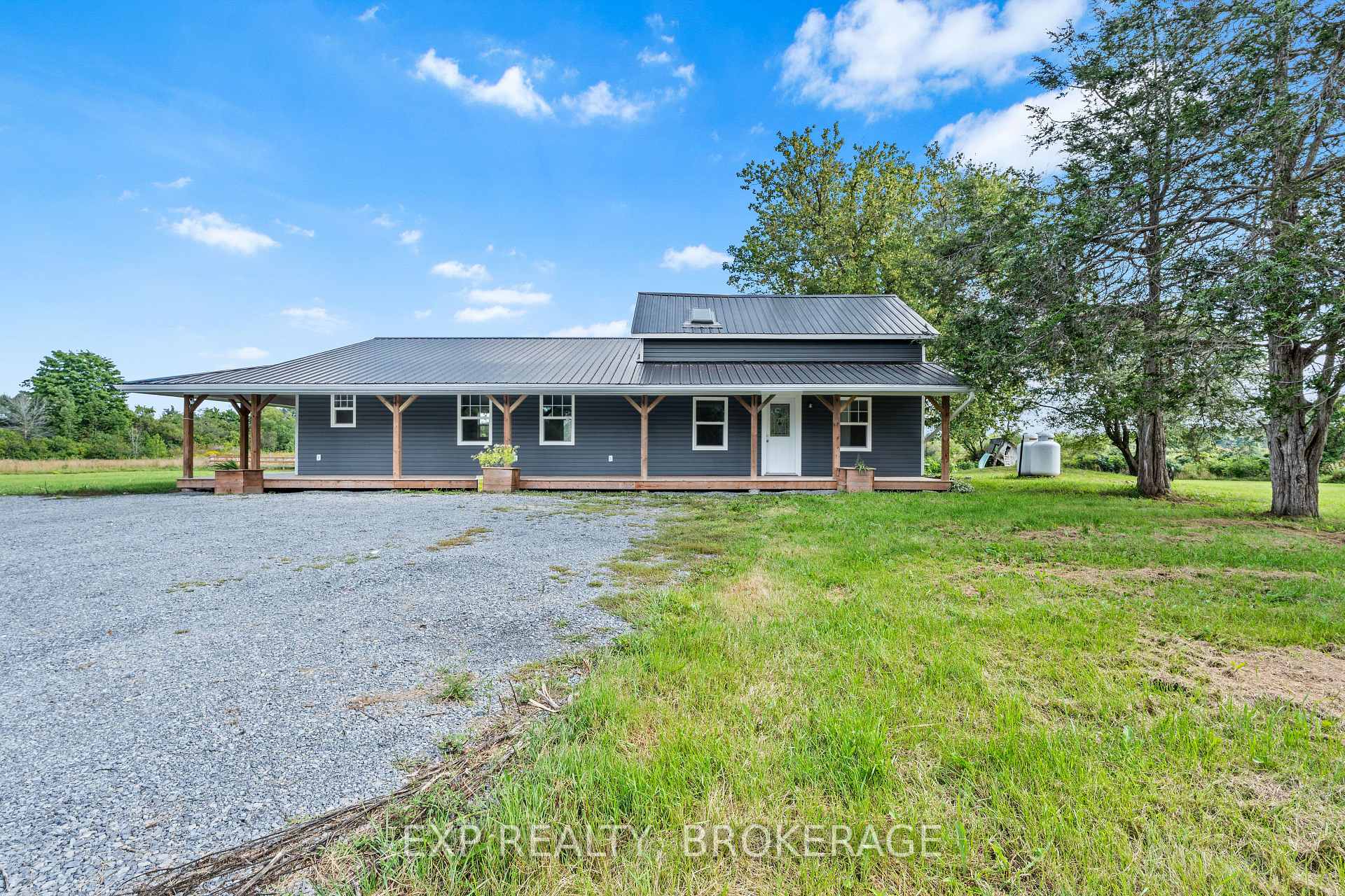 Photo 3 of 372 Chipmunk Ridge Road, Loyalist, Lennox and Addington - South — HOMEH