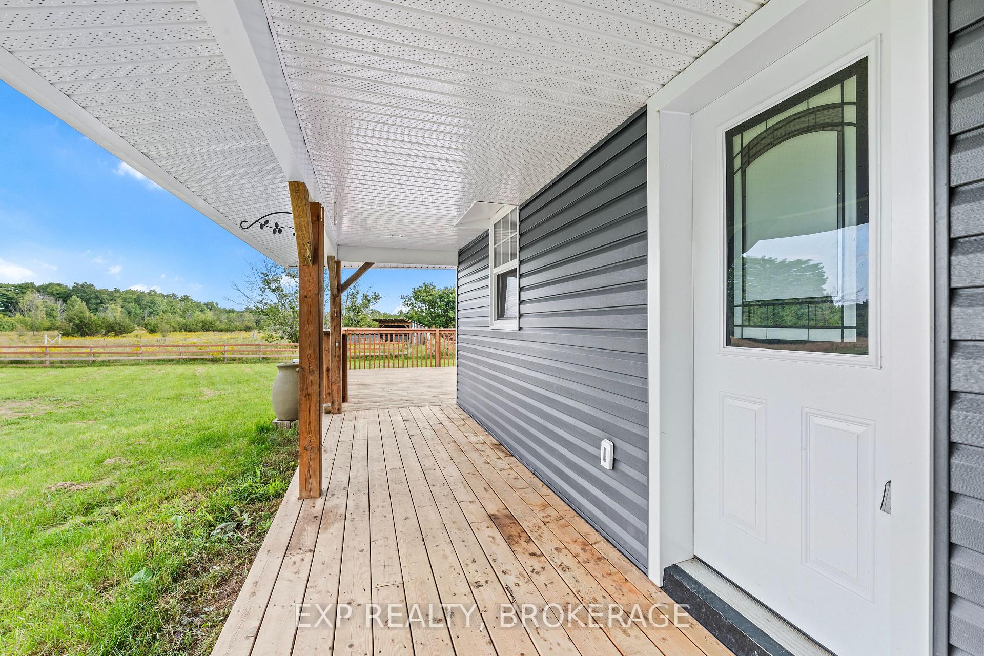 Photo 4 of 372 Chipmunk Ridge Road, Loyalist, Lennox and Addington - South — HOMEH