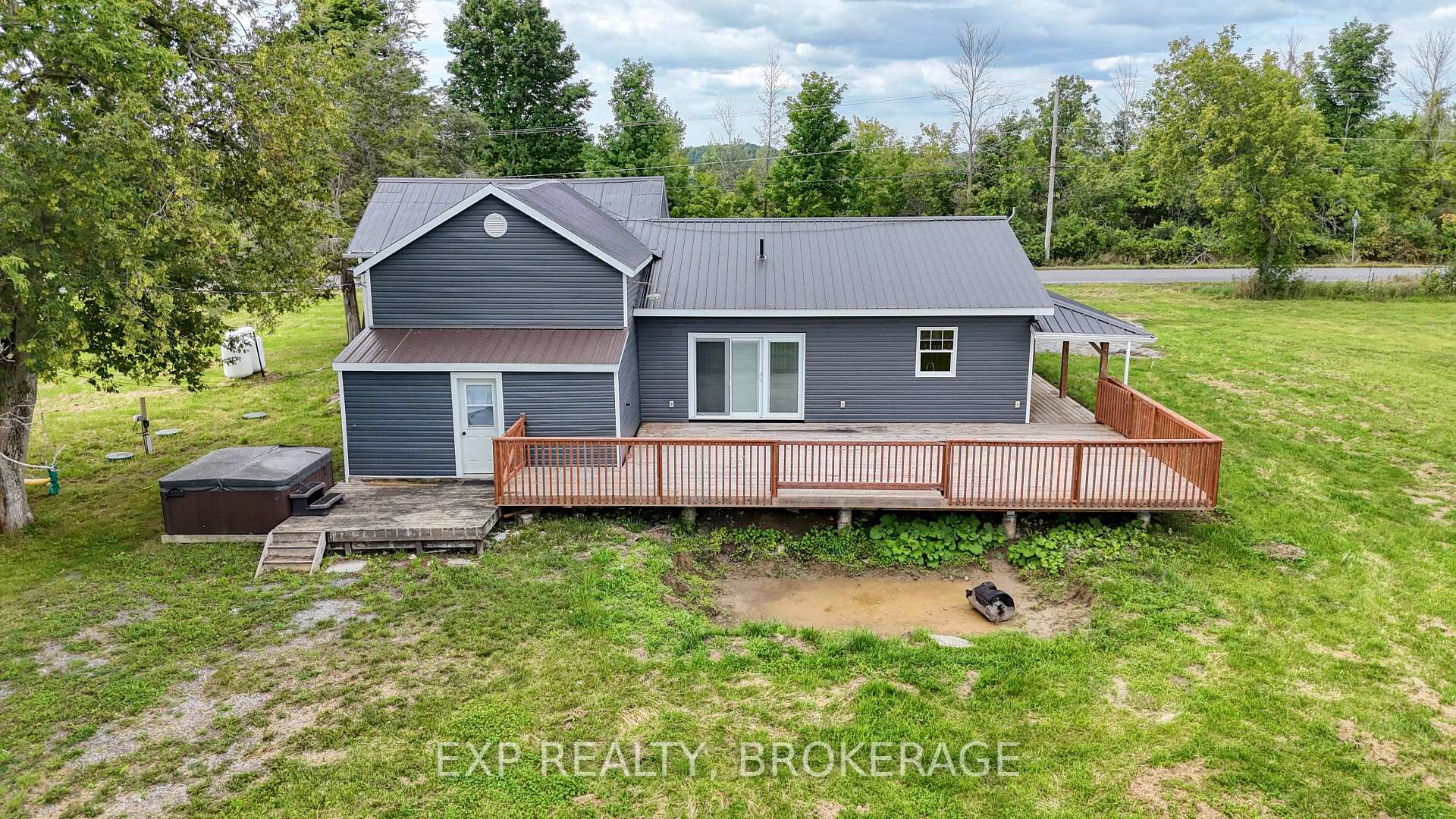 Photo 36 of 372 Chipmunk Ridge Road, Loyalist, Lennox and Addington - South — HOMEH