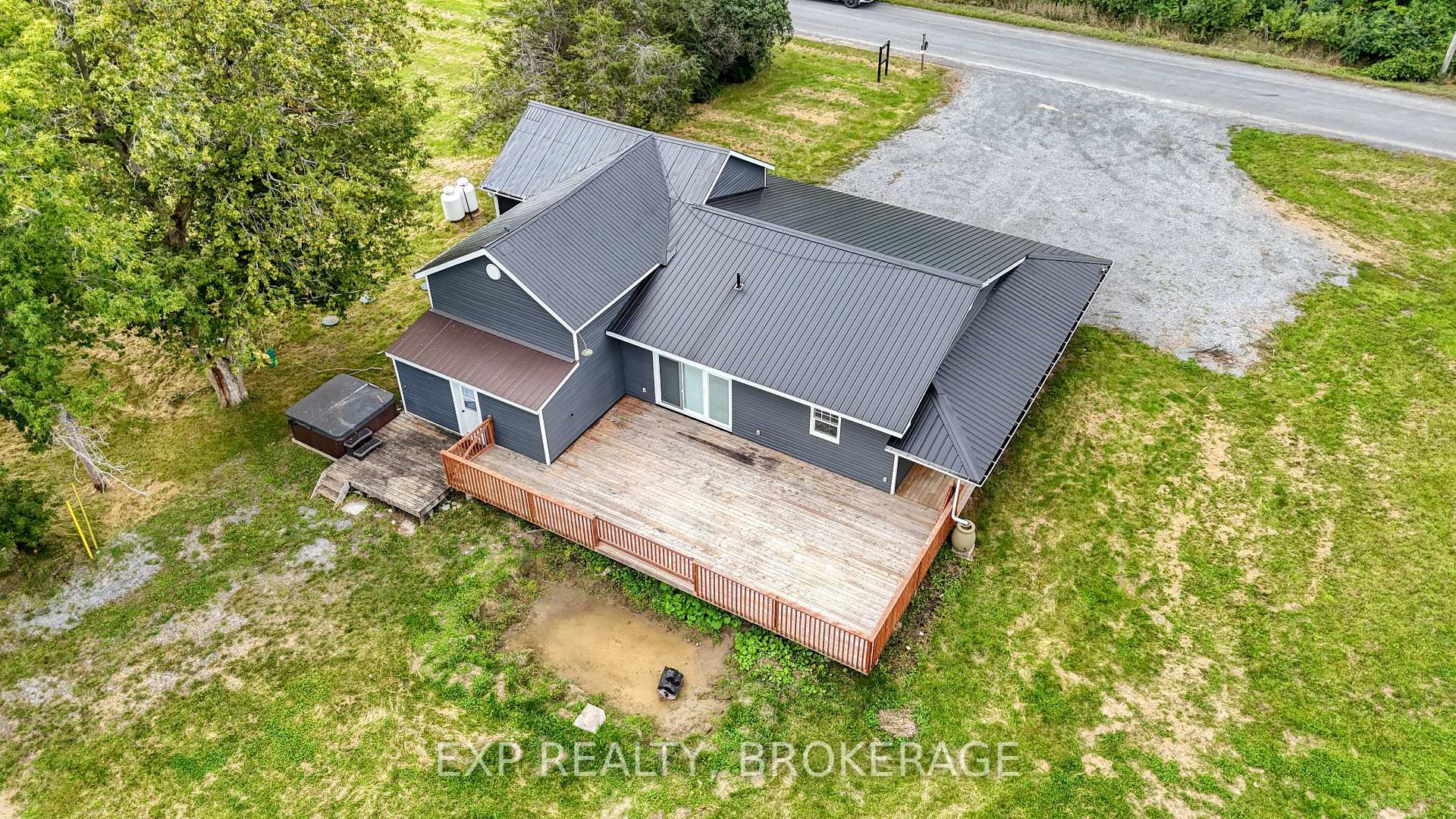 Photo 38 of 372 Chipmunk Ridge Road, Loyalist, Lennox and Addington - South — HOMEH