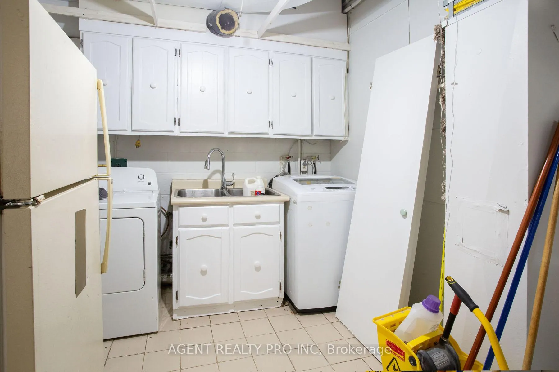 Photo 17 of 24264 Coldstream Road, Middlesex Centre, Rural Middlesex Centre — HOMEH
