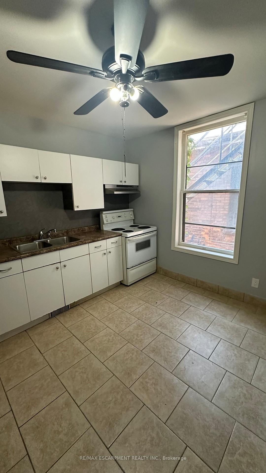 Photo 10 of 4 West Avenue N, Hamilton, Landsdale — HOMEH