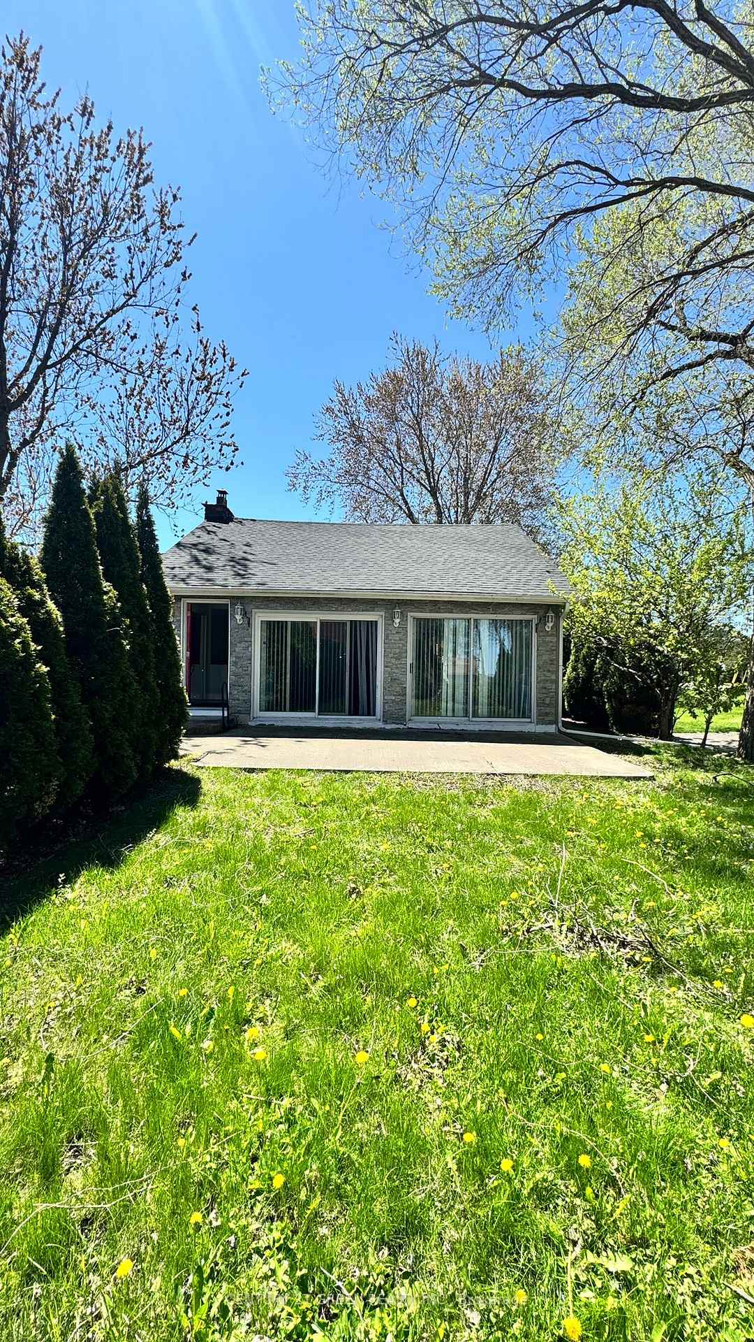 Photo 1 of 46 Windemere Road, Hamilton, Stoney Creek — HOMEH