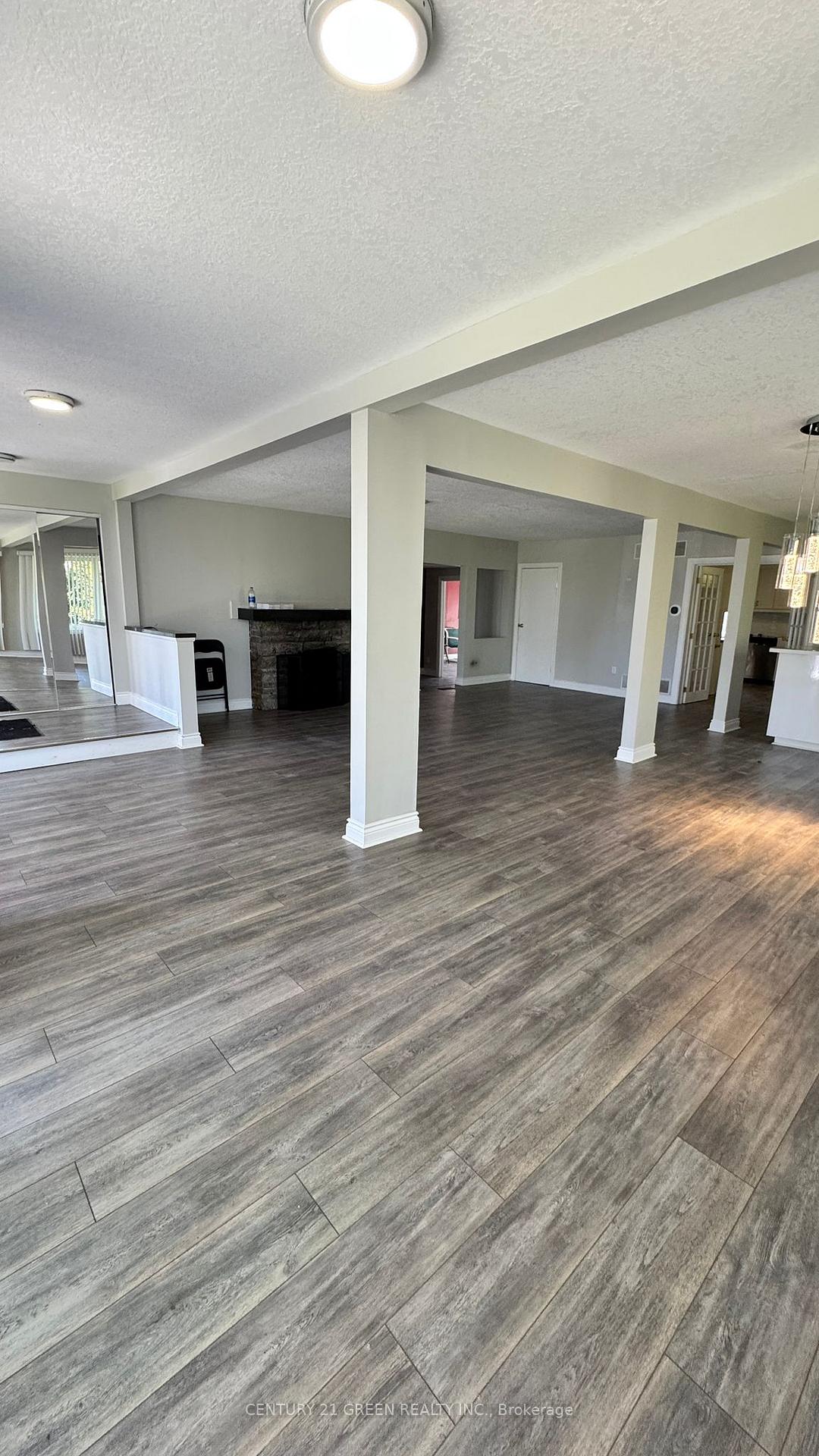 Photo 4 of 46 Windemere Road, Hamilton, Stoney Creek — HOMEH