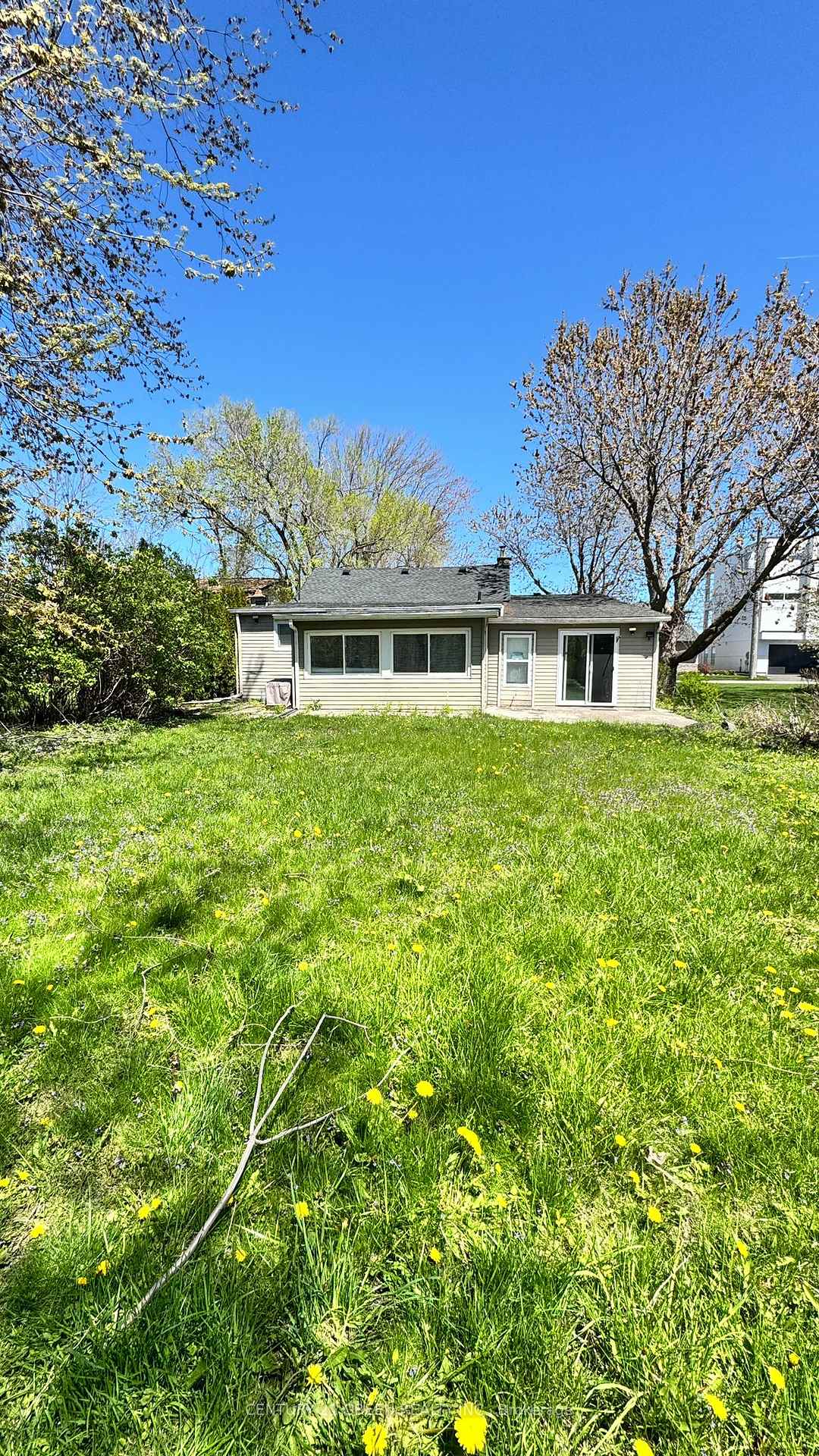 Photo 18 of 46 Windemere Road, Hamilton, Stoney Creek — HOMEH