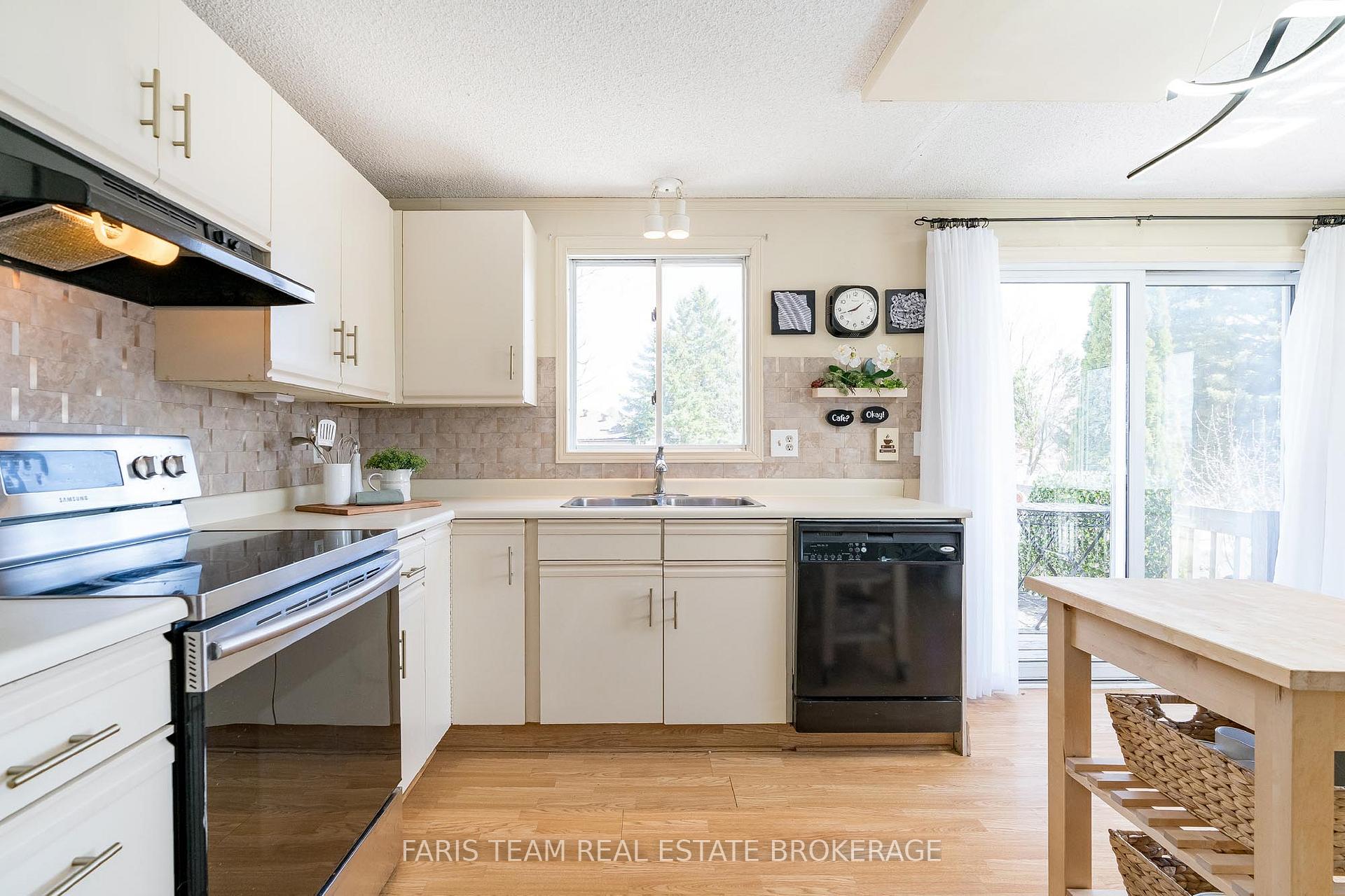 Photo 6 of 671 Algonquin Drive, Midland — HOMEH