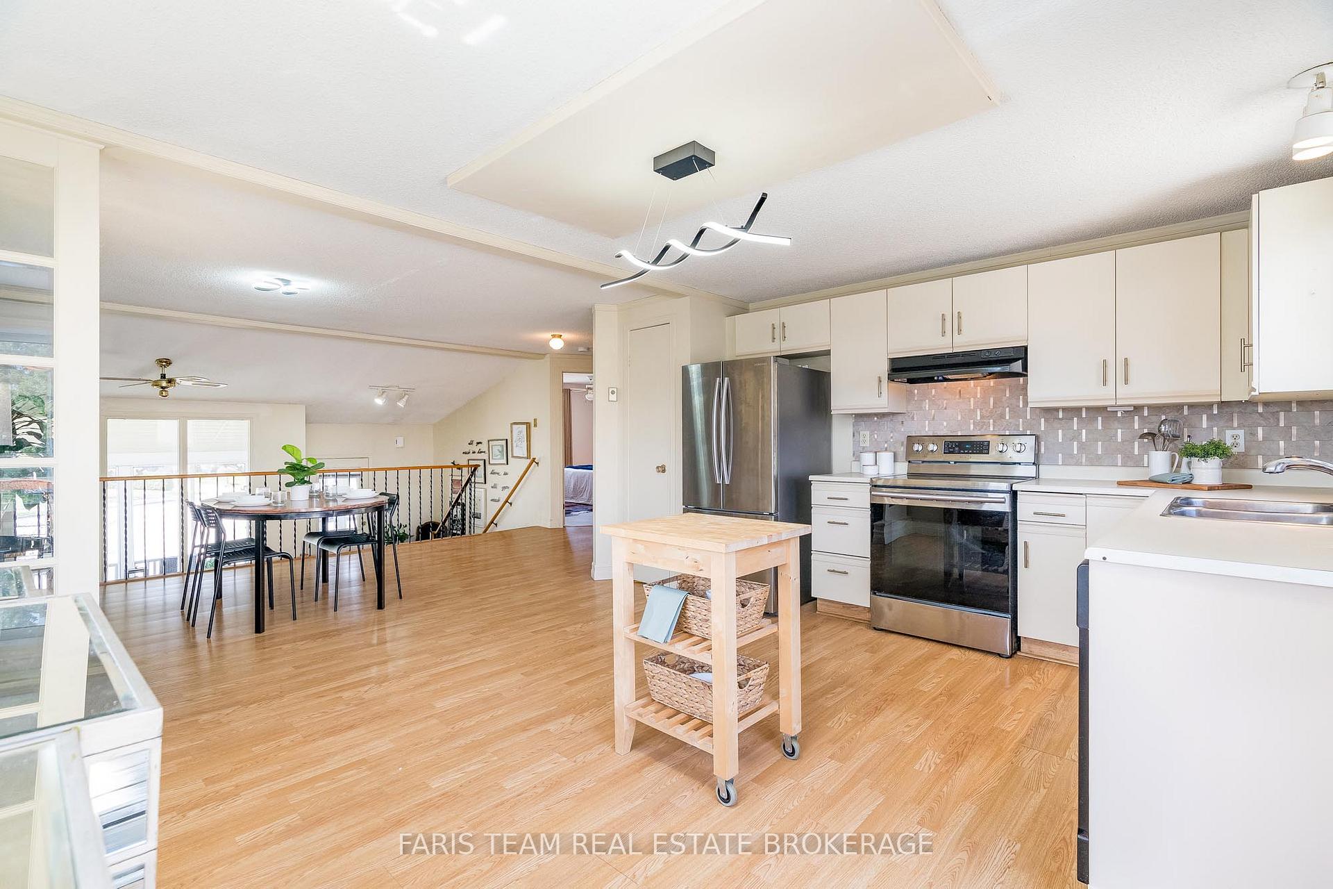 Photo 8 of 671 Algonquin Drive, Midland — HOMEH
