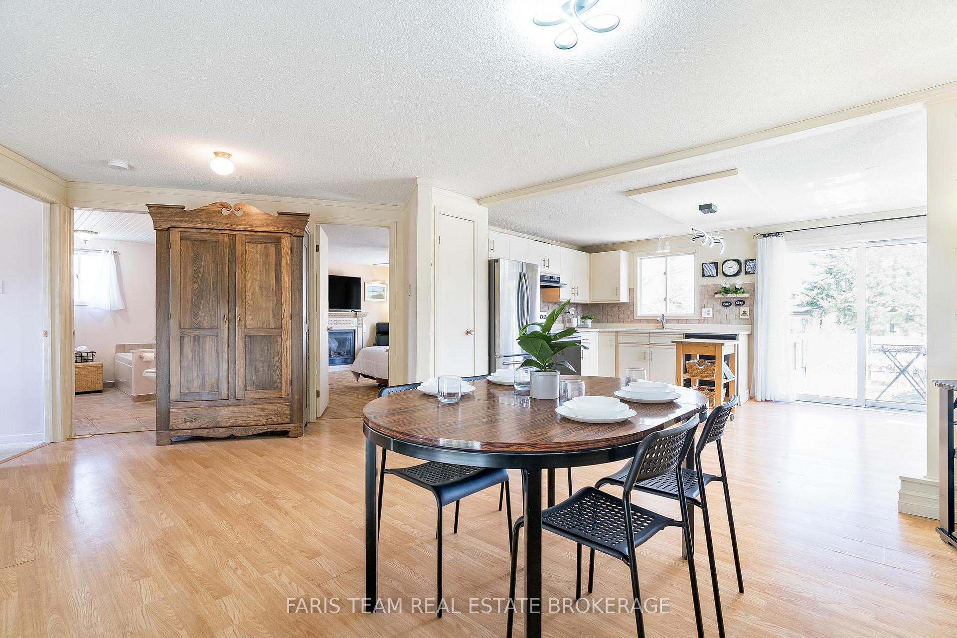 Photo 10 of 671 Algonquin Drive, Midland — HOMEH